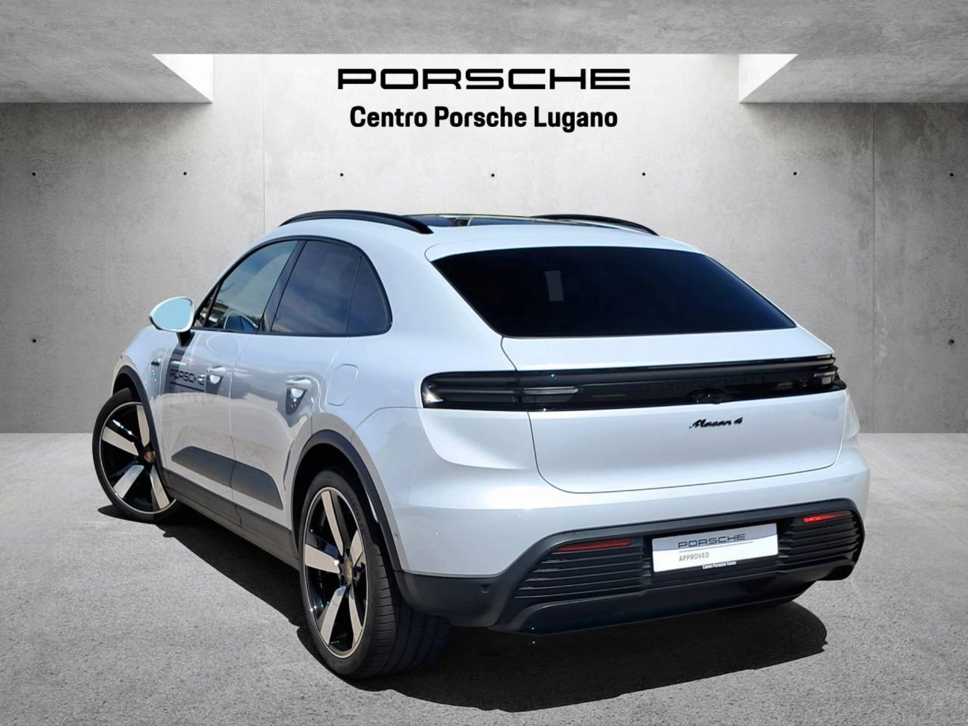 PORSCHE Macan 4 Electric-image-2