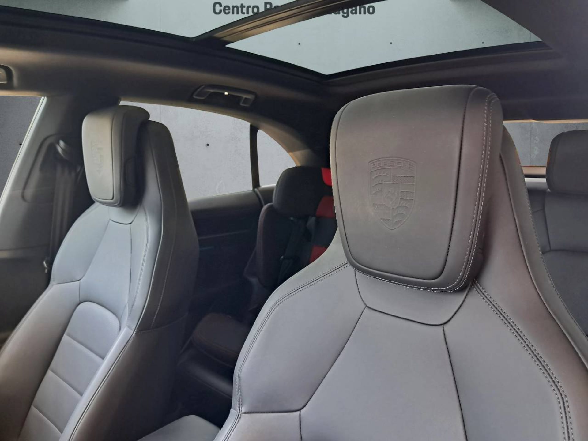 PORSCHE Macan 4 Electric-image-26