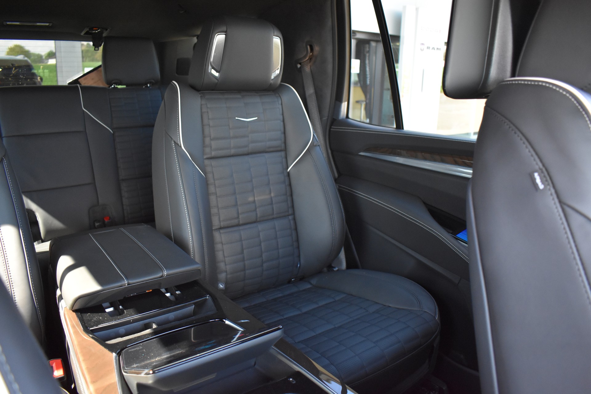 CADILLAC CADILLAC Escalade Sport Platinum 2026-image-12