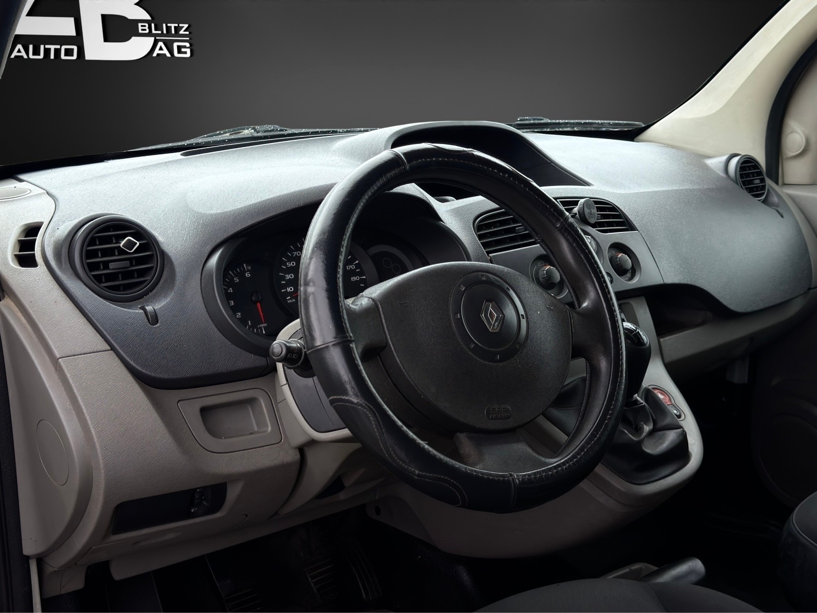RENAULT Kangoo dCi 85-image-7