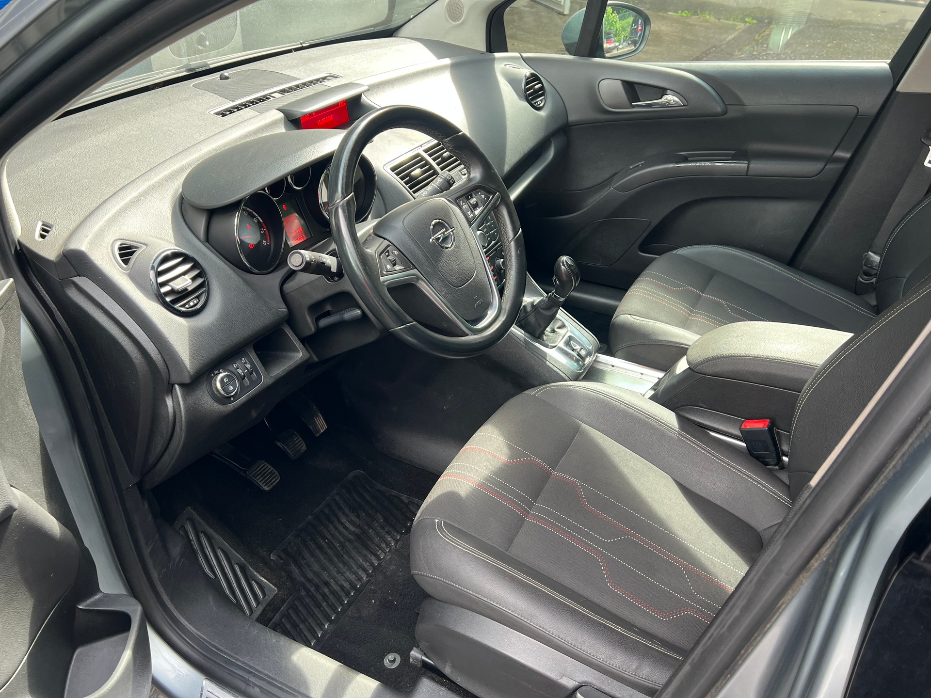 OPEL Meriva 1.4 Turbo Anniversary Edition-image-6