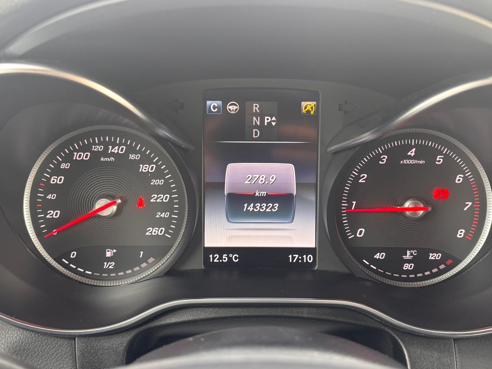 MERCEDES-BENZ GLC 300 4Matic 9G-Tronic-image-15