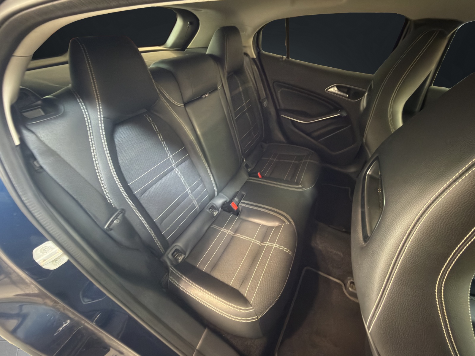 MERCEDES-BENZ GLA 200 CDI Swiss Star Edition Urban 4Matic 7G-DCT-image-13