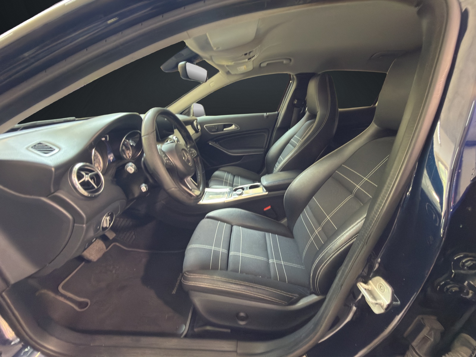 MERCEDES-BENZ GLA 200 CDI Swiss Star Edition Urban 4Matic 7G-DCT-image-10