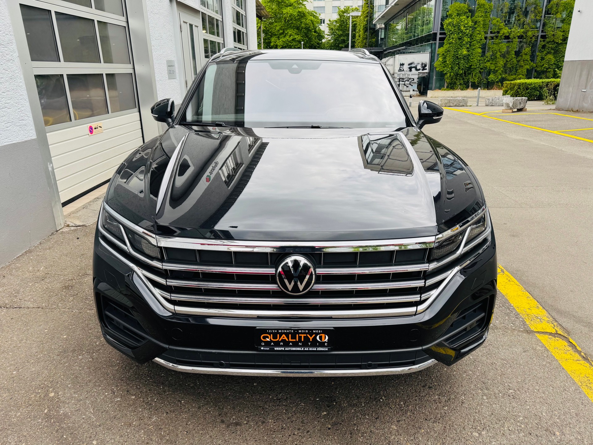 VW Touareg 3.0 TDI R Line Tiptronic-image-3