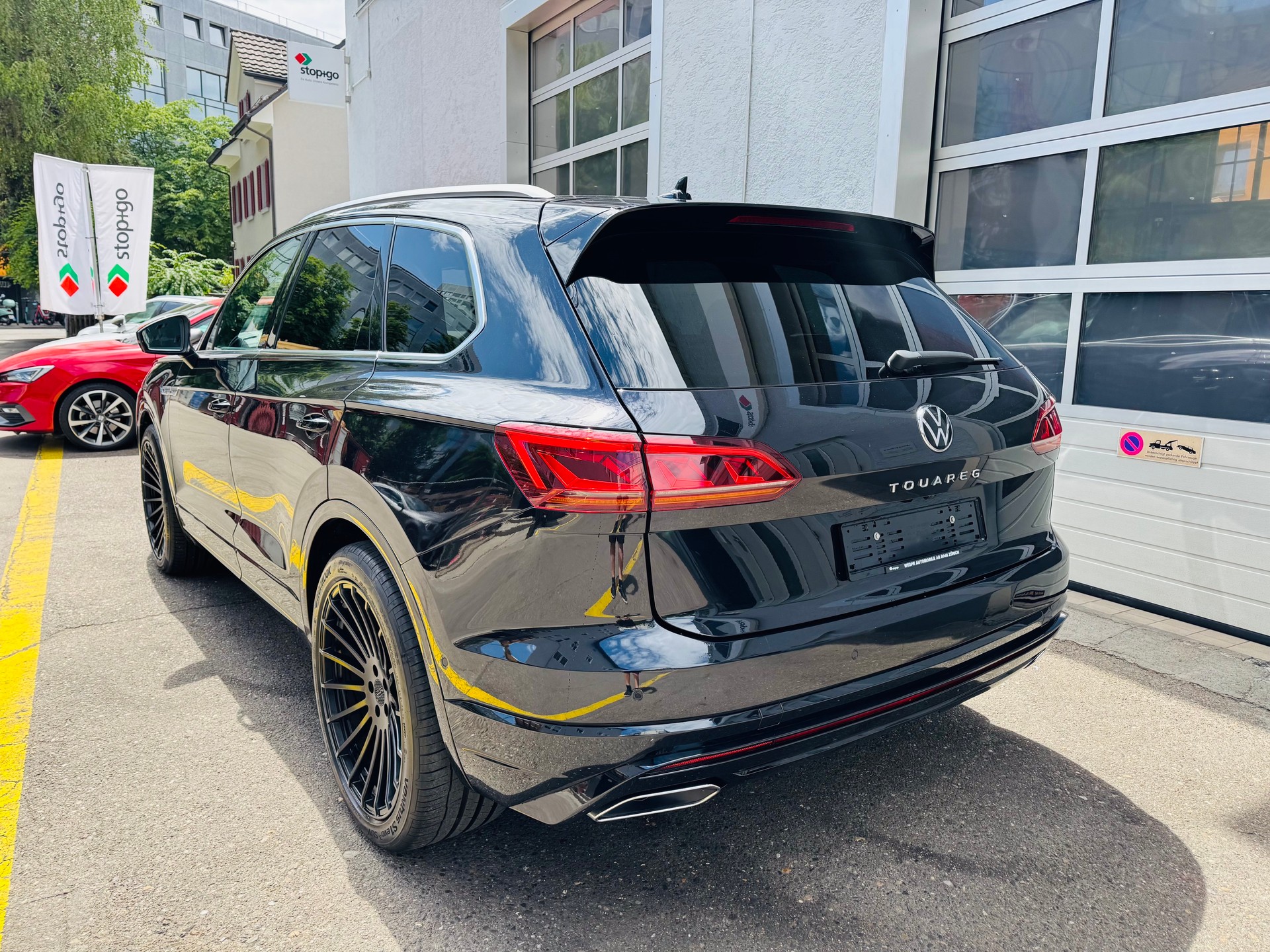 VW Touareg 3.0 TDI R Line Tiptronic-image-5
