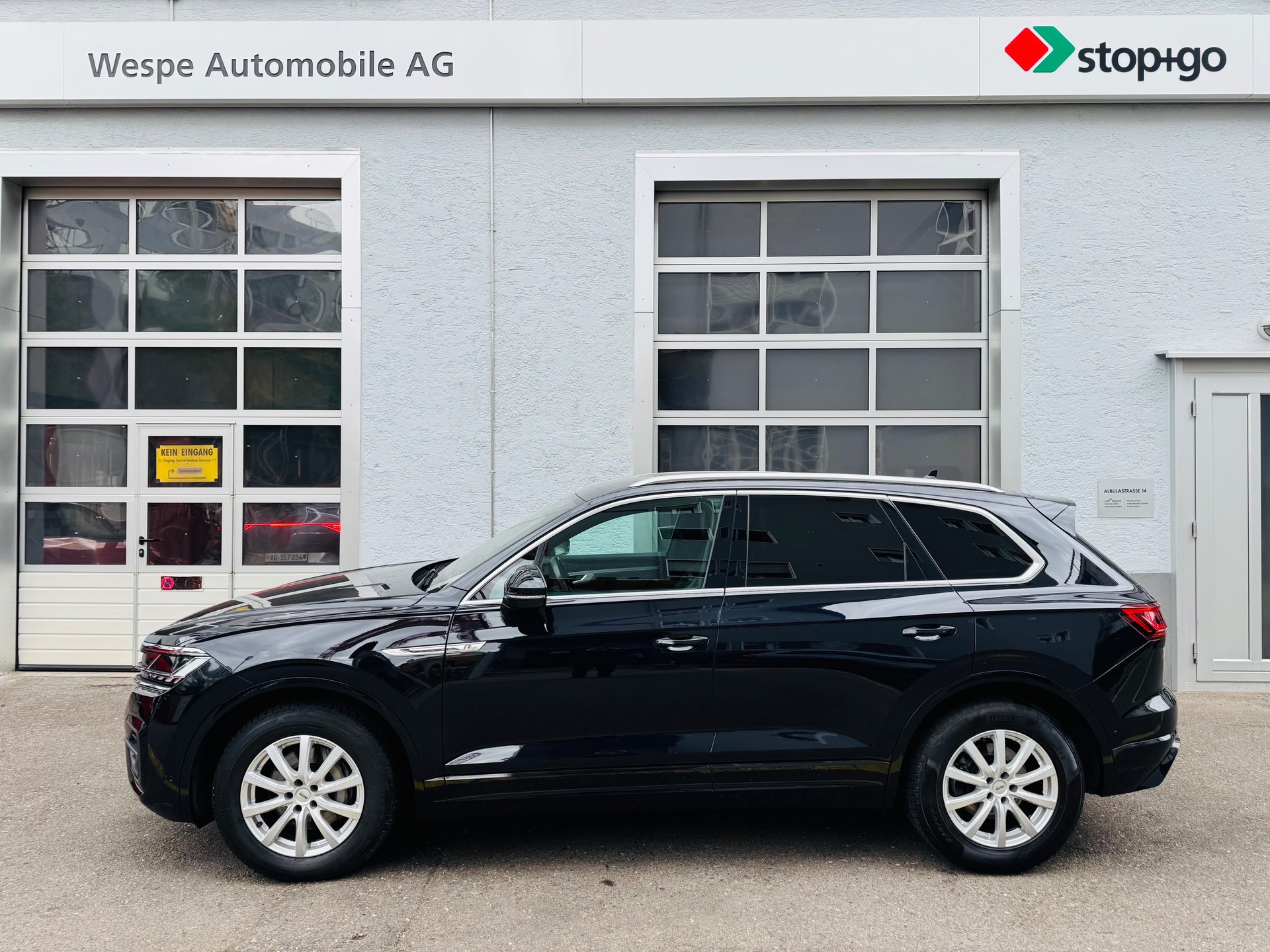 VW Touareg 3.0 TDI R Line Tiptronic-image-1