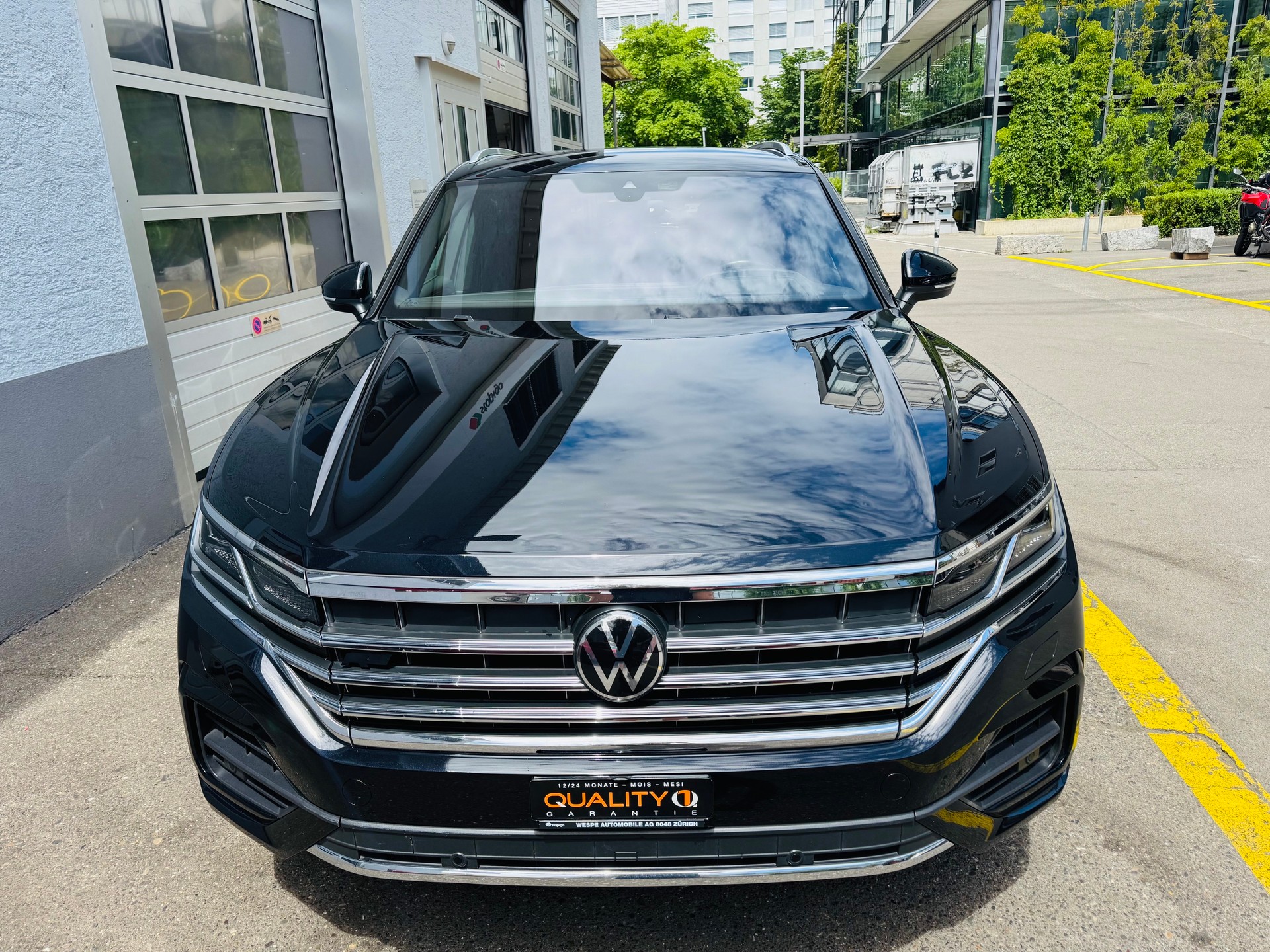 VW Touareg 3.0 TDI R Line Tiptronic-image-4