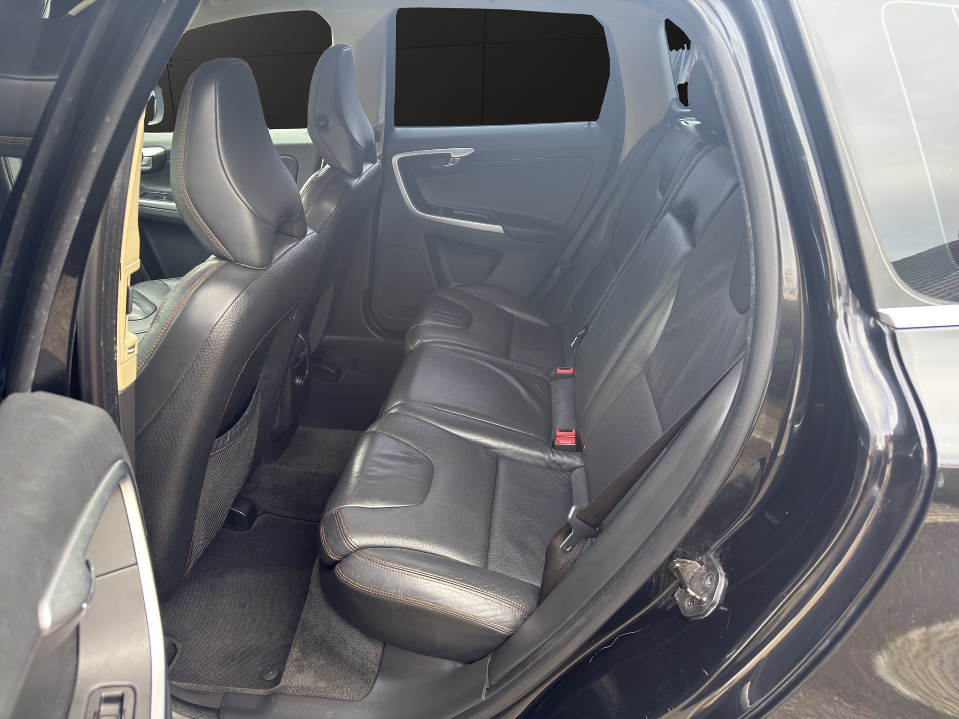 VOLVO XC60 D5 AWD Geartronic-image-12