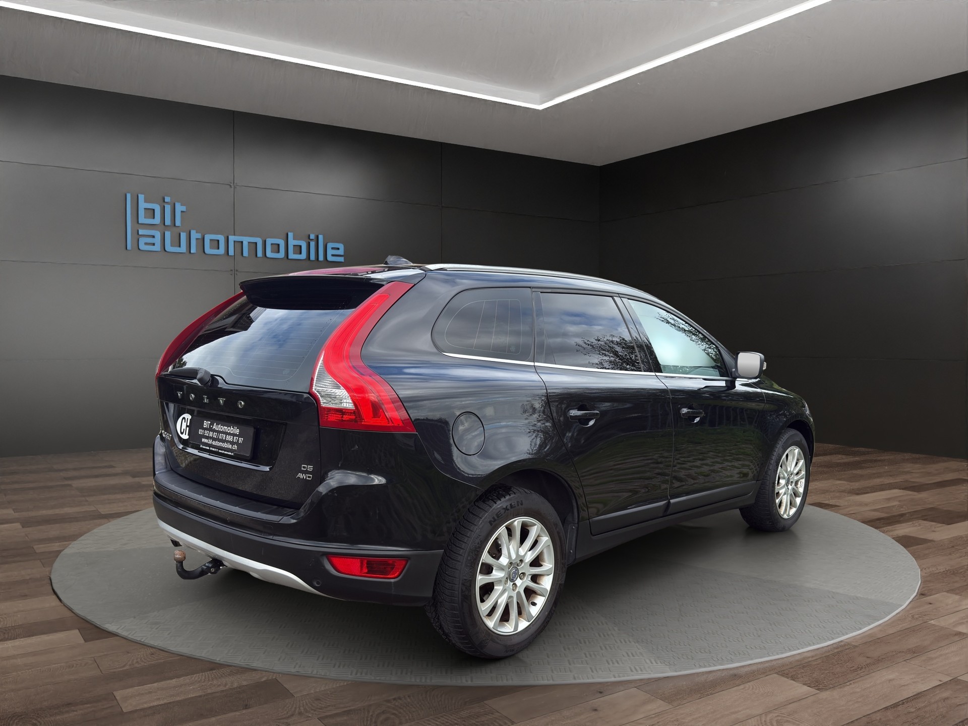 VOLVO XC60 D5 AWD Geartronic-image-7
