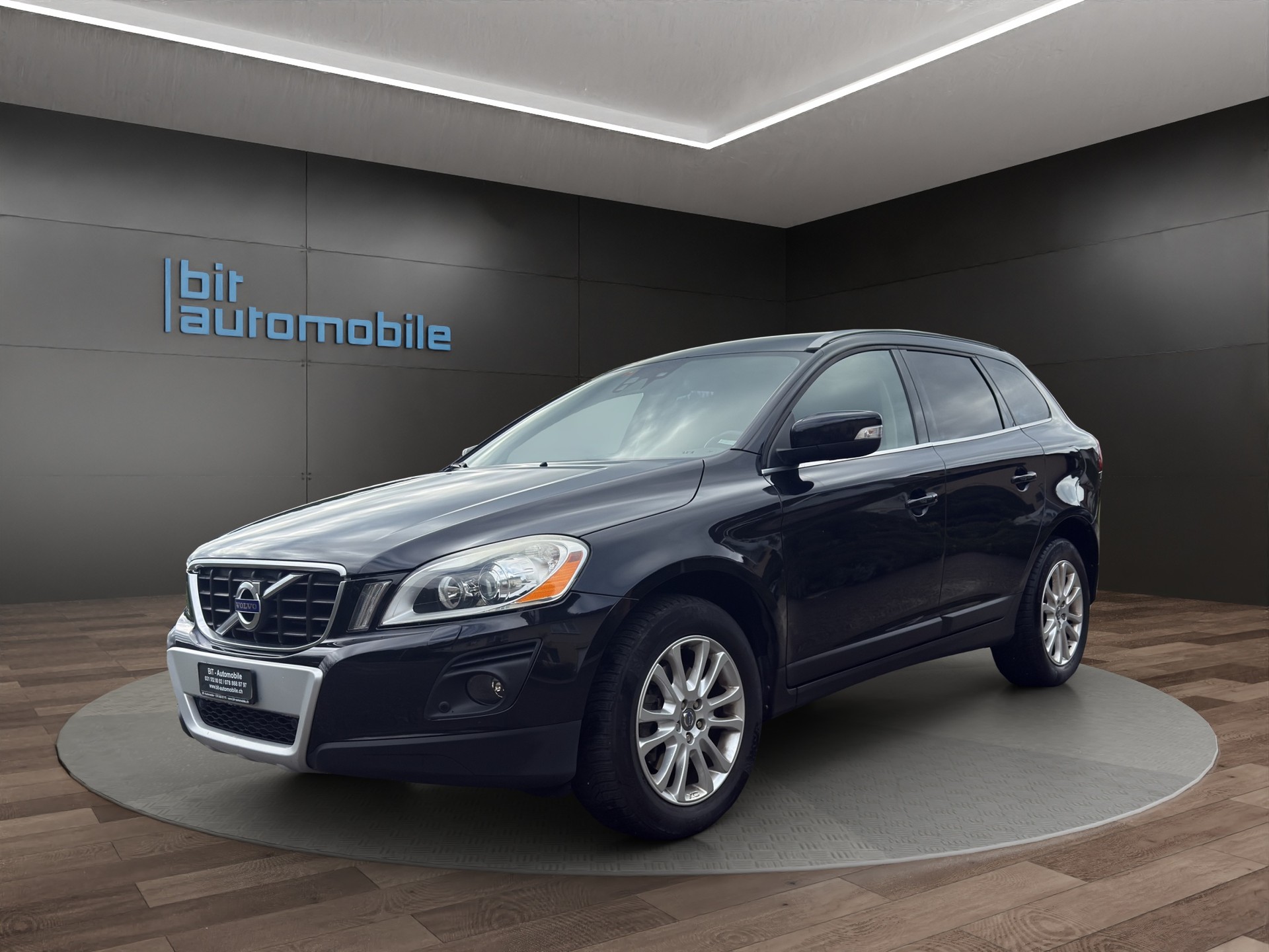 VOLVO XC60 D5 AWD Geartronic-image-0