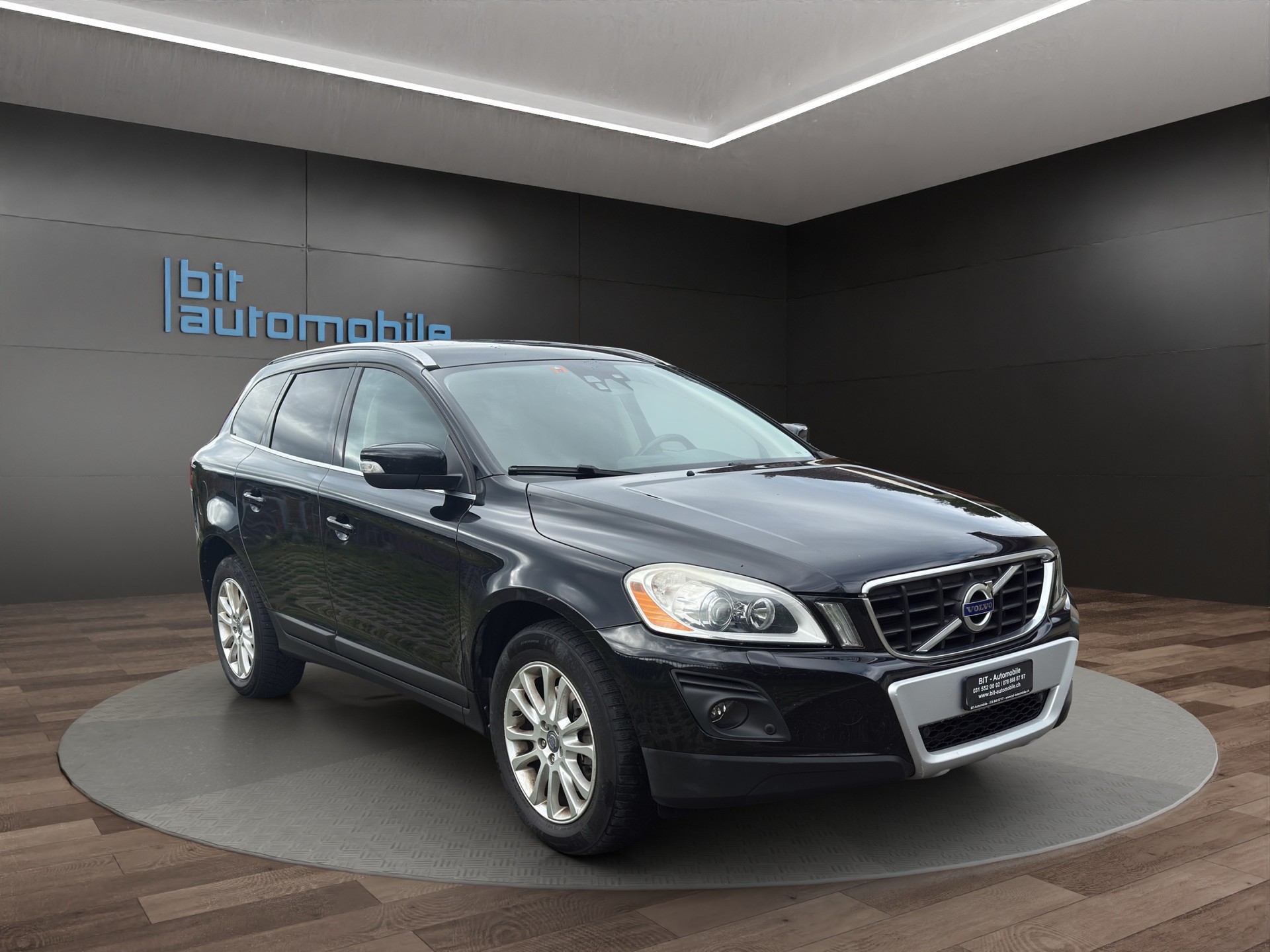 VOLVO XC60 D5 AWD Geartronic-image-9