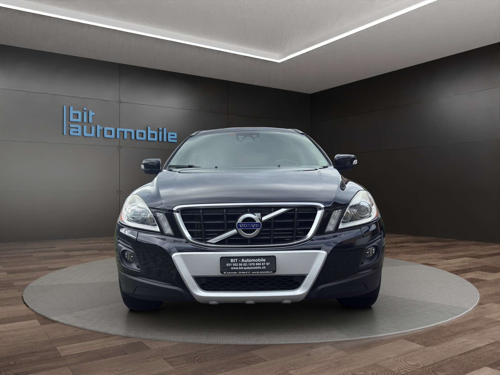 VOLVO XC60 D5 AWD Geartronic-image-1