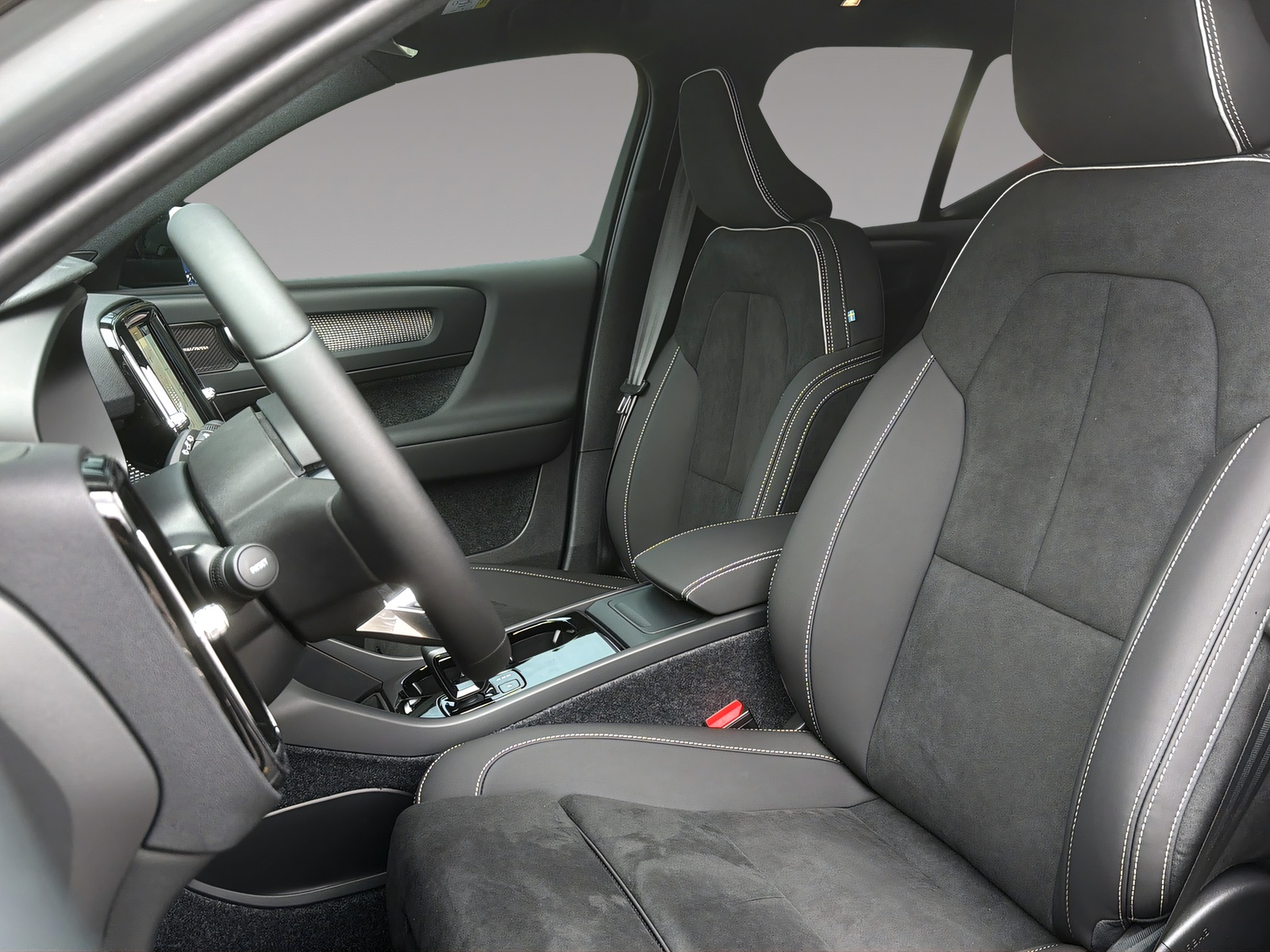 VOLVO EX40 Twin XCENTRIC Edition AWD-image-7