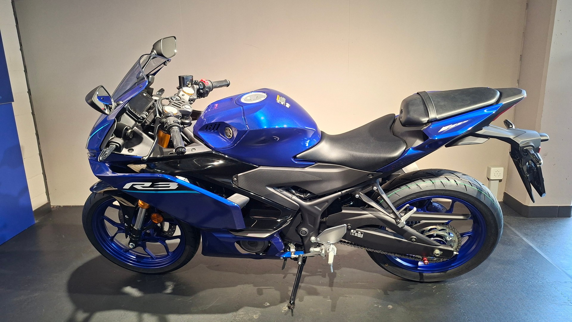 YAMAHA YZF-R3-image-1