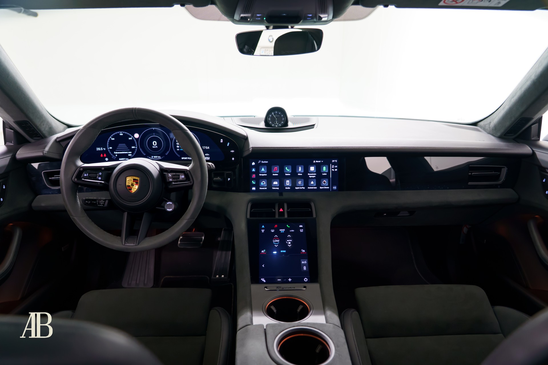 PORSCHE Taycan Sport Turismo mit Porsche Approved-image-10