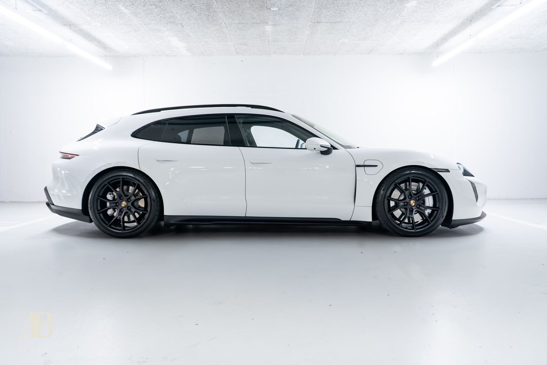 PORSCHE Taycan Sport Turismo mit Porsche Approved-image-8