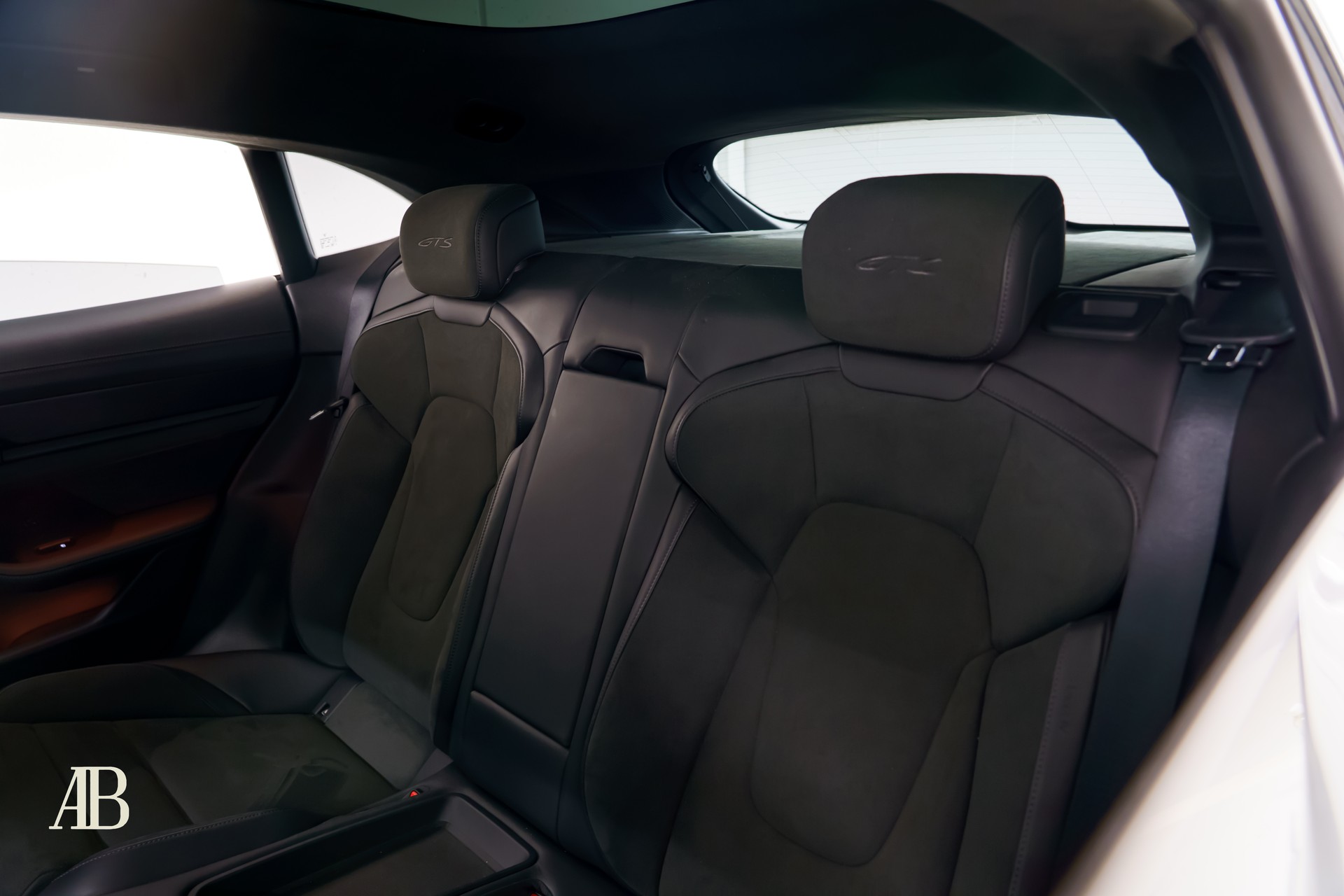 PORSCHE Taycan Sport Turismo mit Porsche Approved-image-13