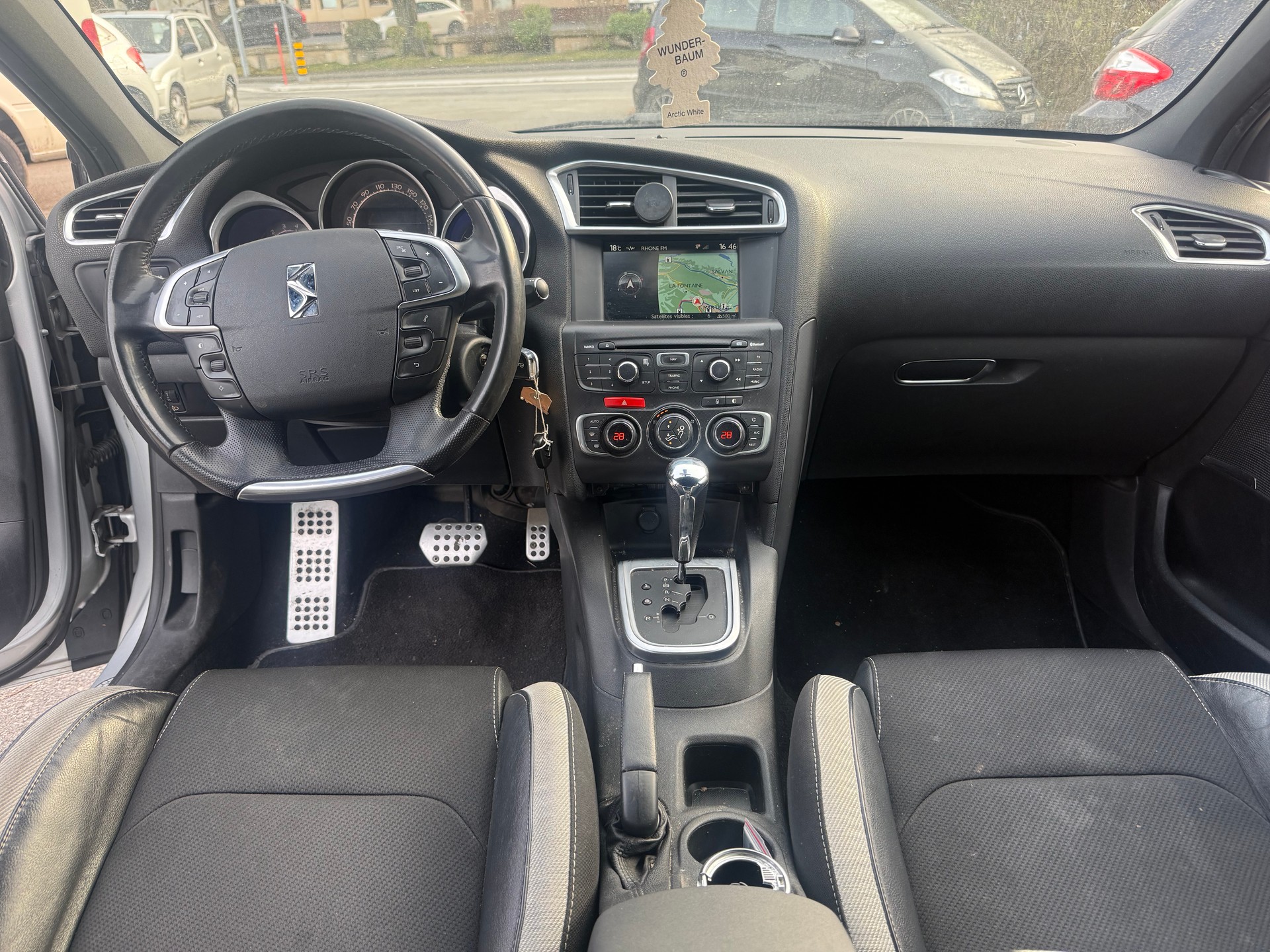 DS AUTOMOBILES DS4 1.6 THP SO Chic Automatic-image-6