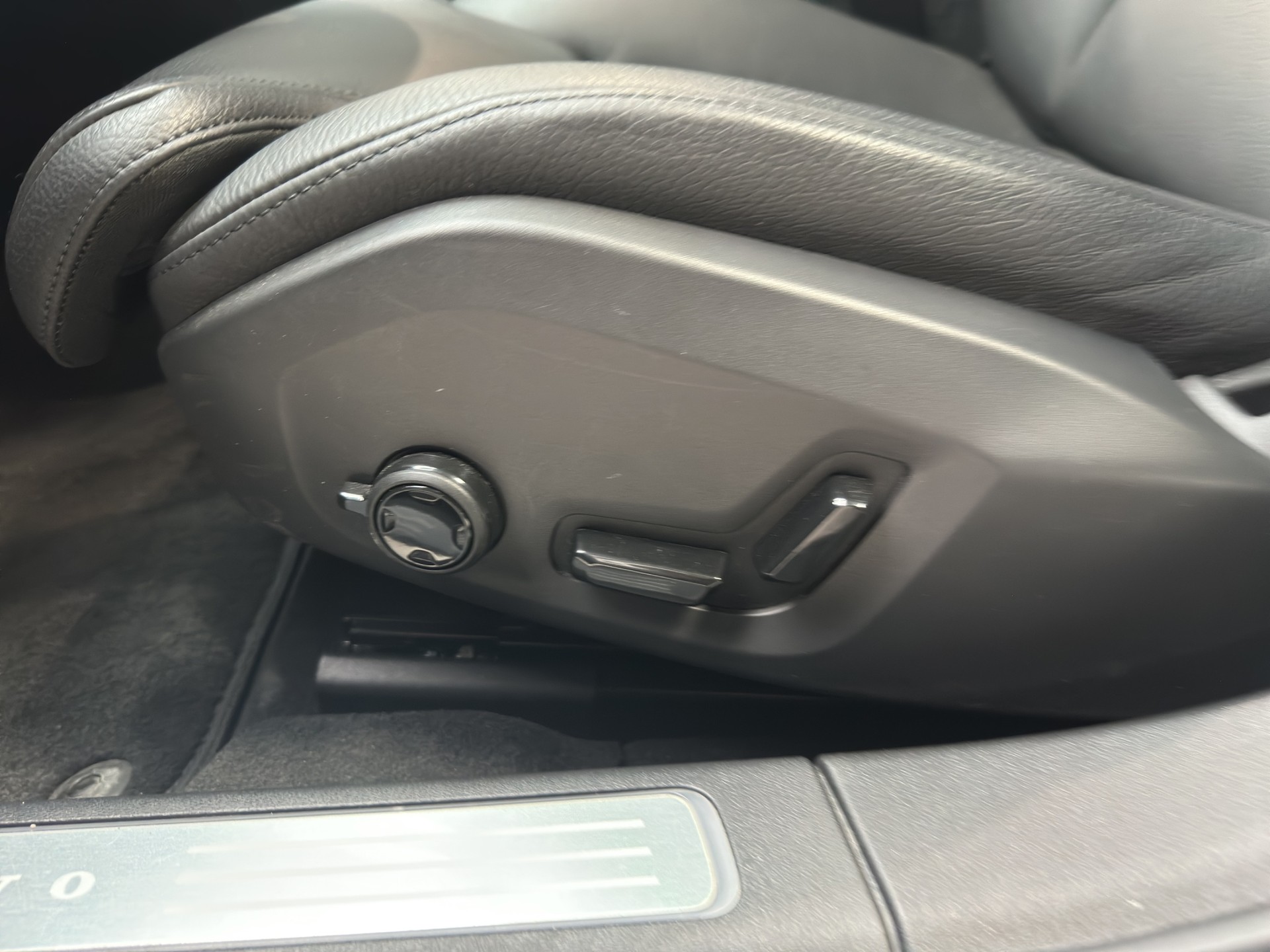 VOLVO S90 B4 AWD Mild Hybrid Plus Bright Geartronic-image-9