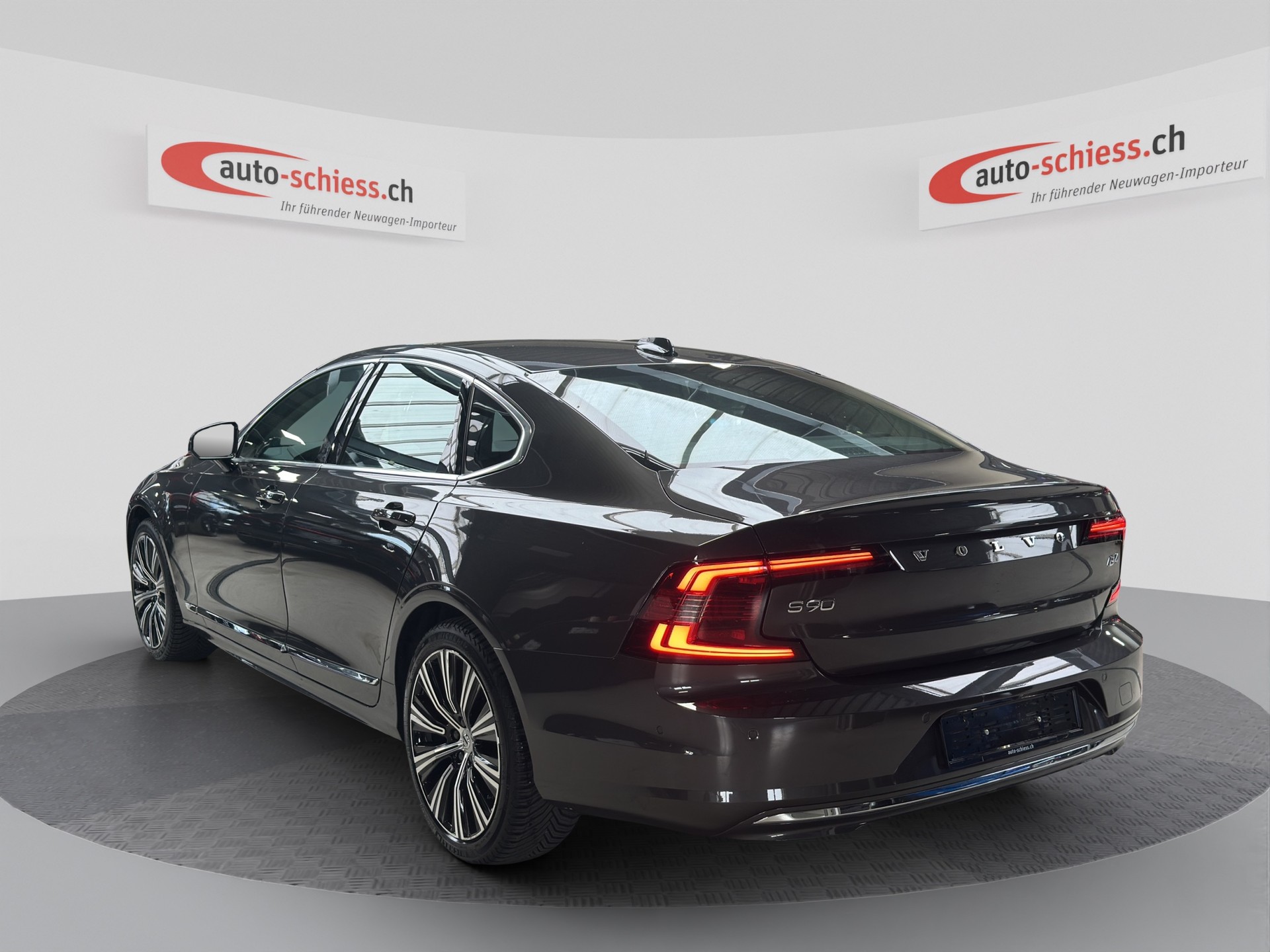VOLVO S90 B4 AWD Mild Hybrid Plus Bright Geartronic-image-2