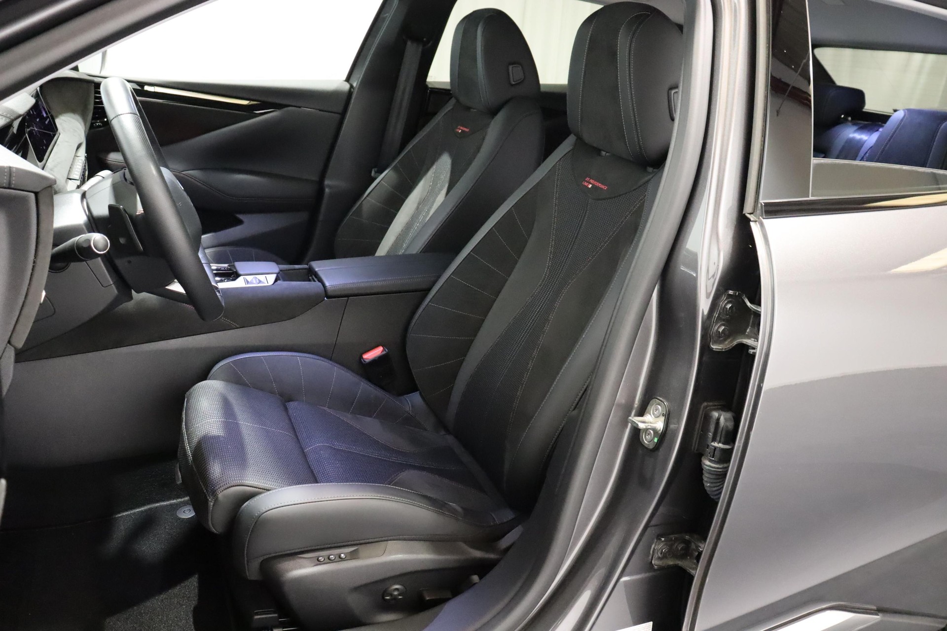 DS AUTOMOBILES 4 1.6 PureTech 225 Performance Line+-image-4