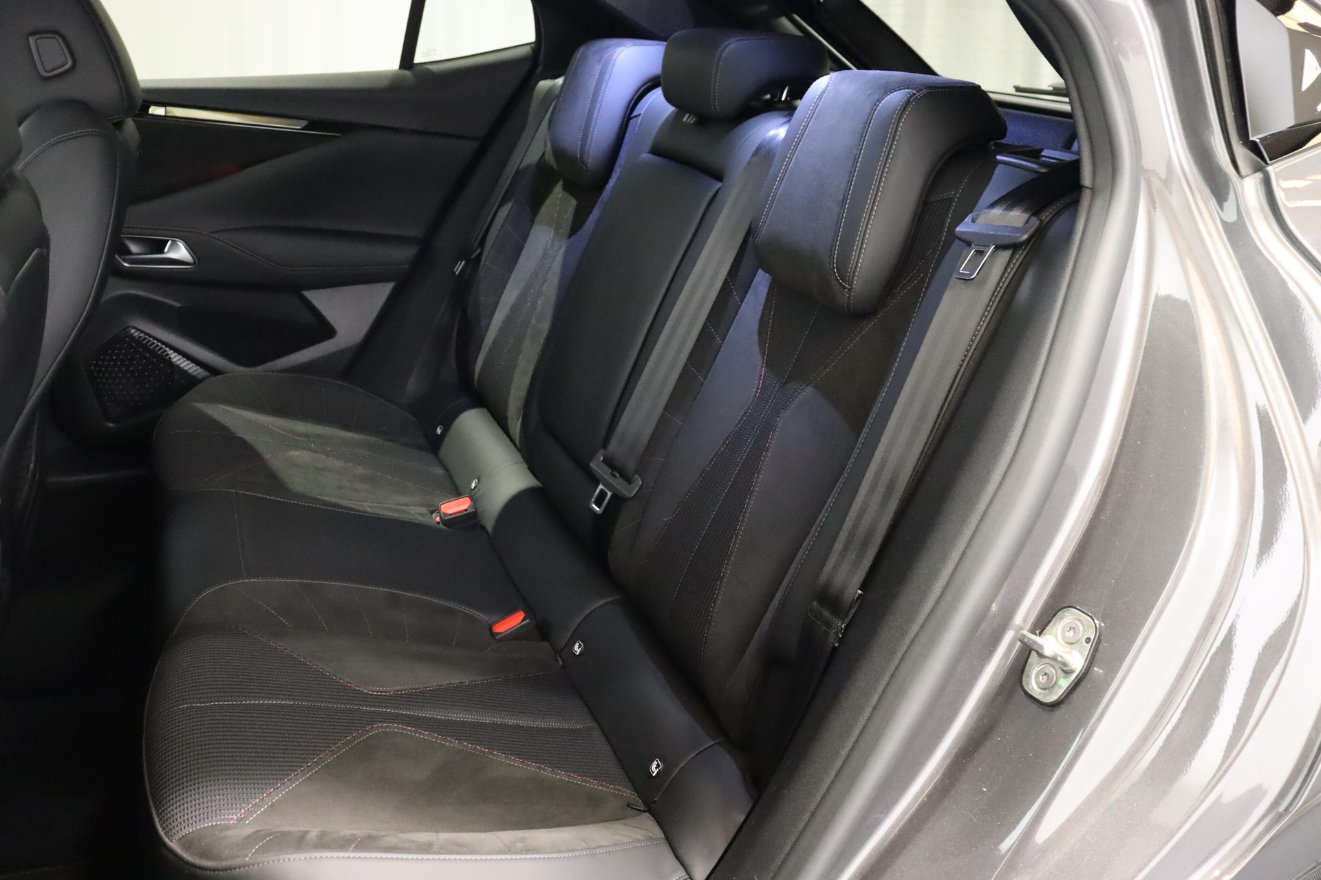DS AUTOMOBILES 4 1.6 PureTech 225 Performance Line+-image-5