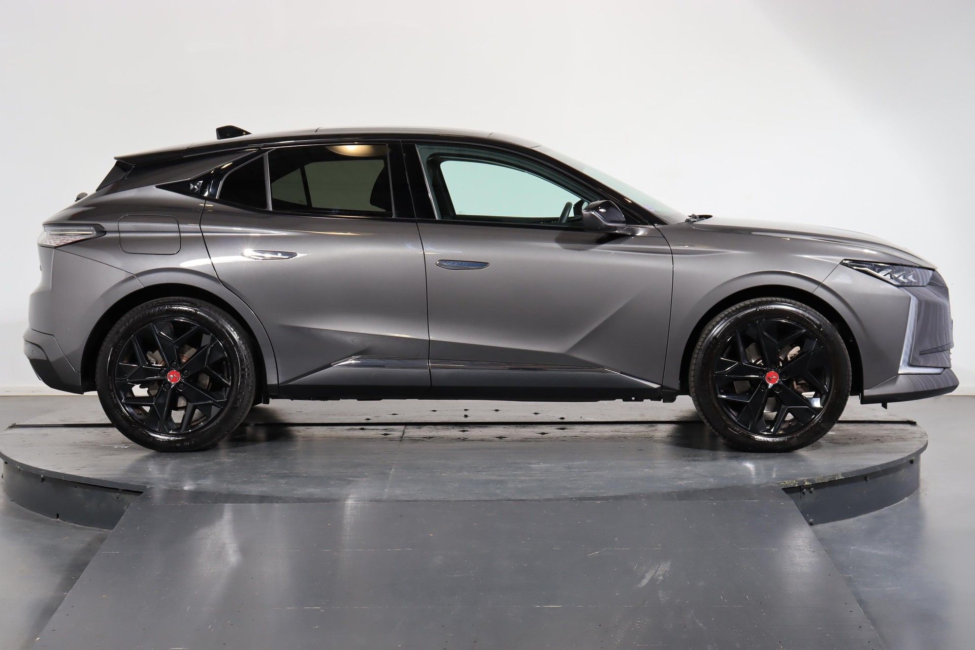 DS AUTOMOBILES 4 1.6 PureTech 225 Performance Line+-showroom-element-1