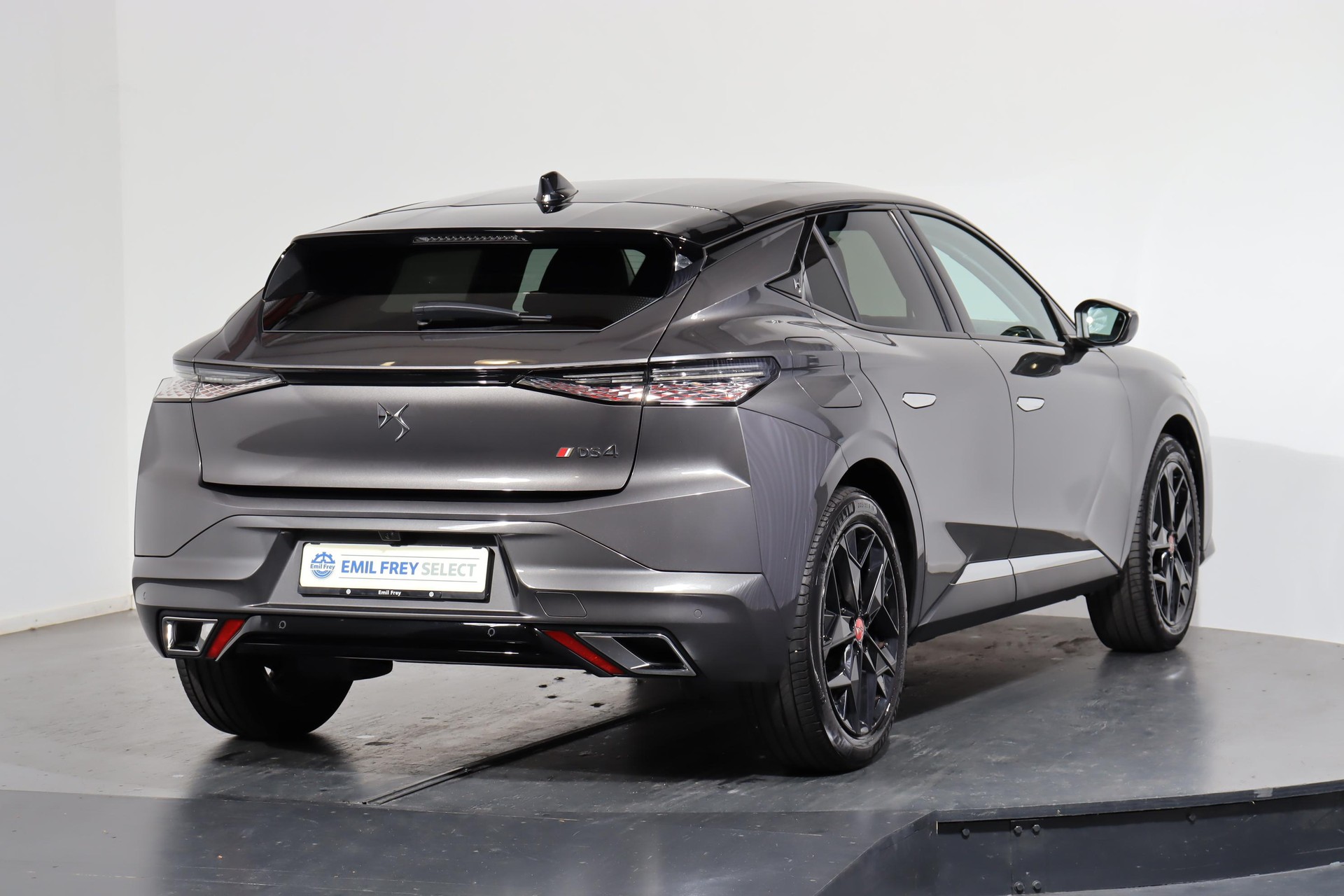 DS AUTOMOBILES 4 1.6 PureTech 225 Performance Line+-image-2
