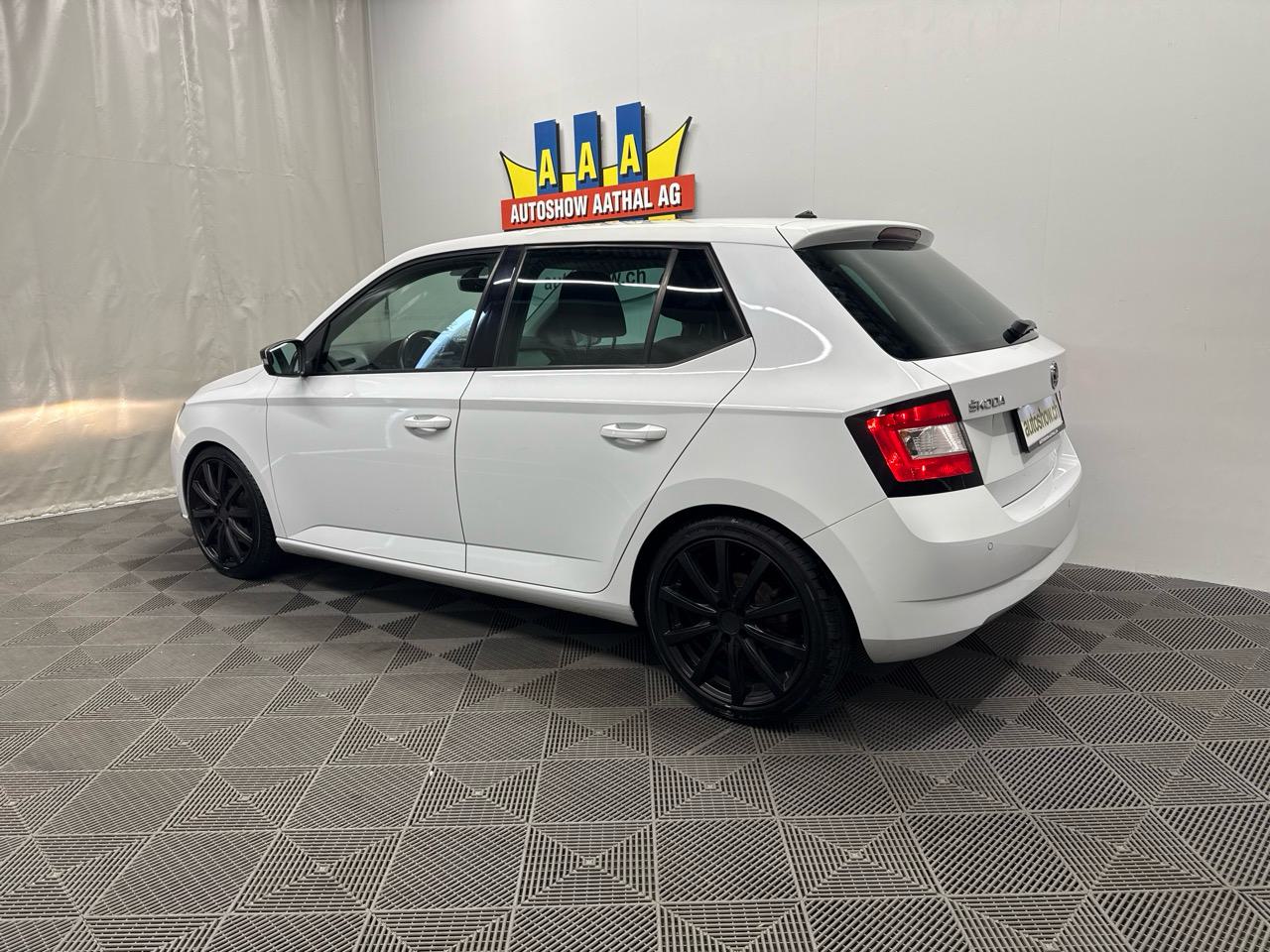 SKODA Fabia 1.2 TSI Ambition-image-1