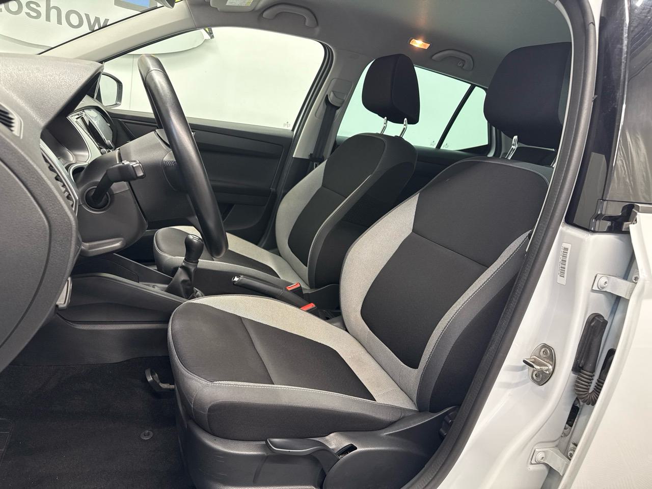 SKODA Fabia 1.2 TSI Ambition-image-3