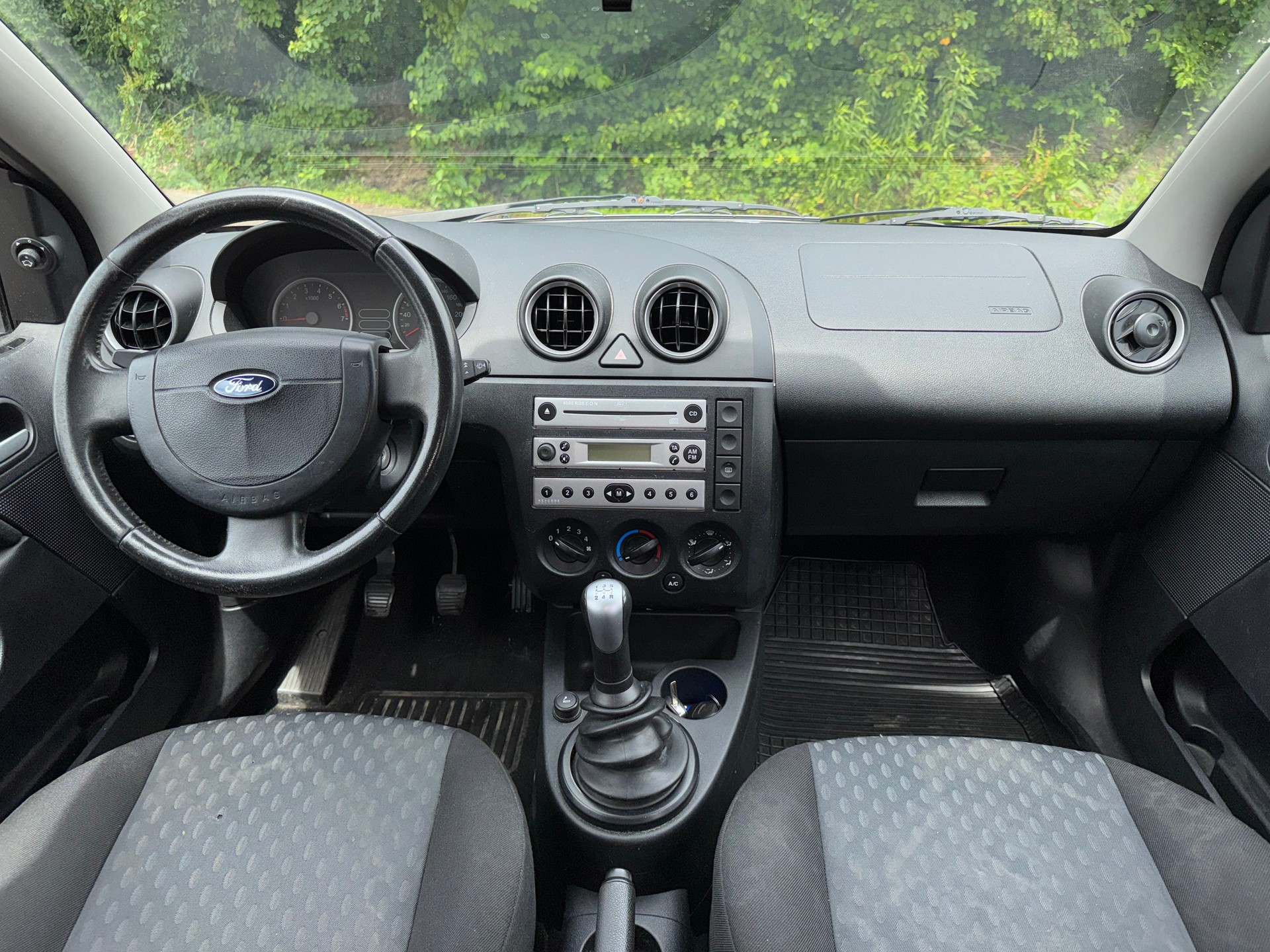 FORD Fiesta 1.4 16V Trend-image-10