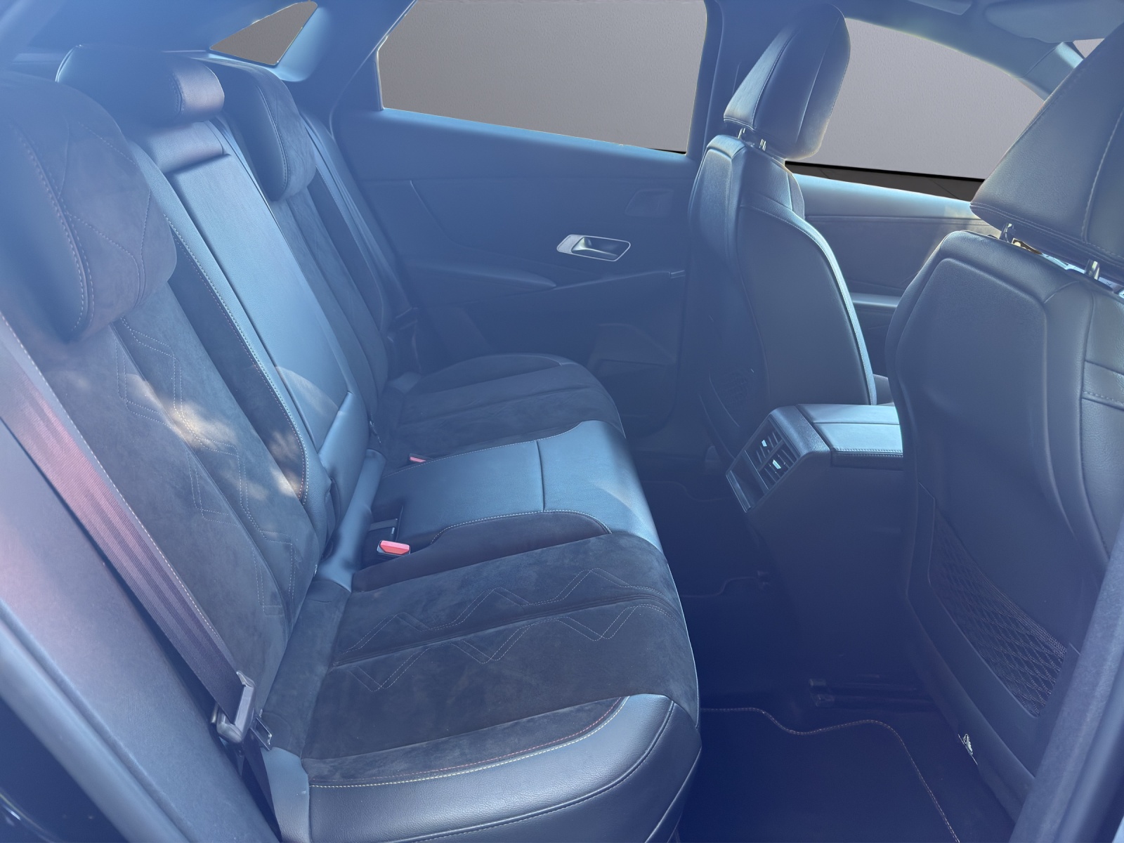 DS AUTOMOBILES 7 Crossback 1.6 E-Tense Performance Line 4x4-image-9