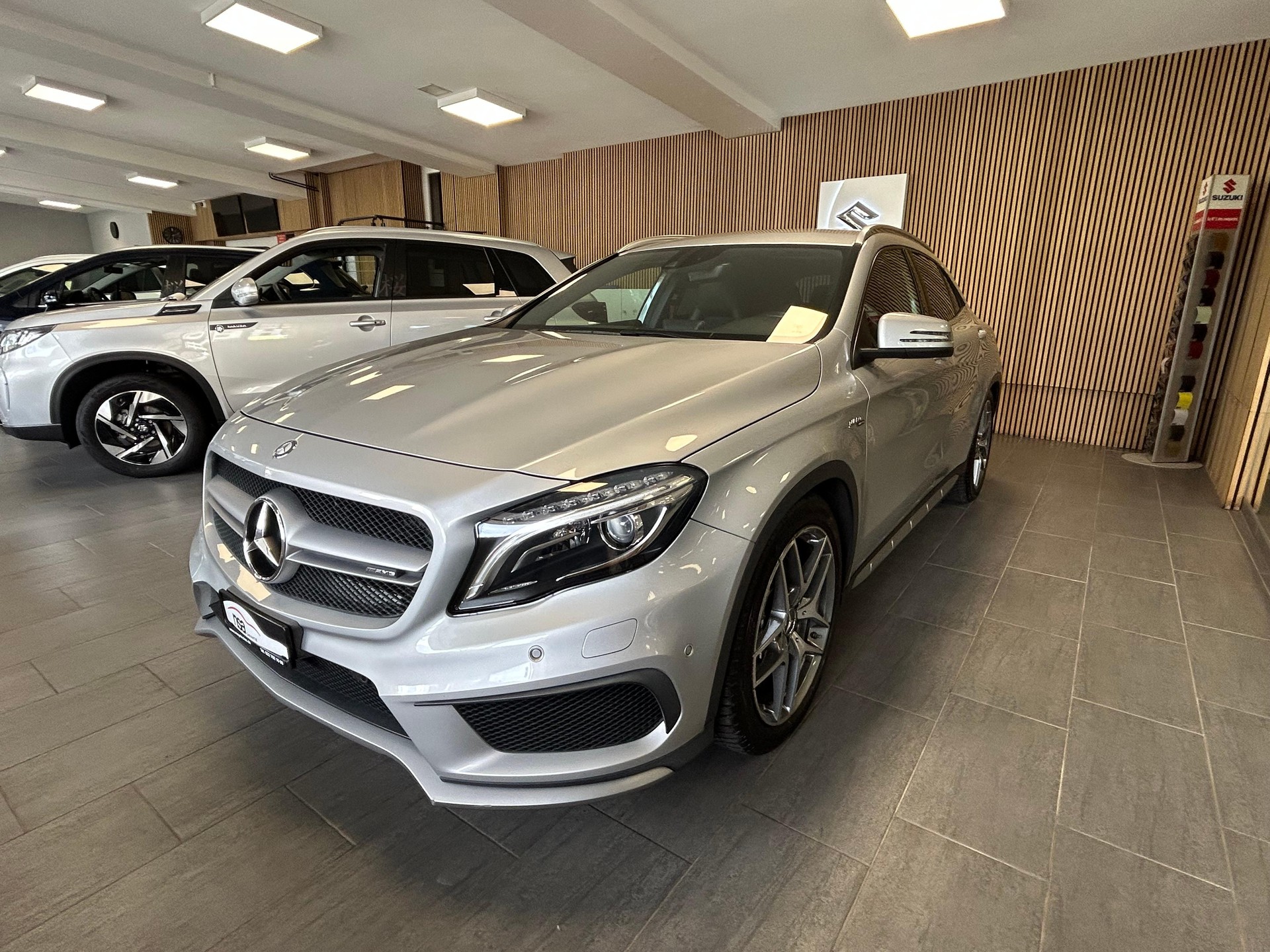 MERCEDES-BENZ GLA 45 AMG 4m-image-3
