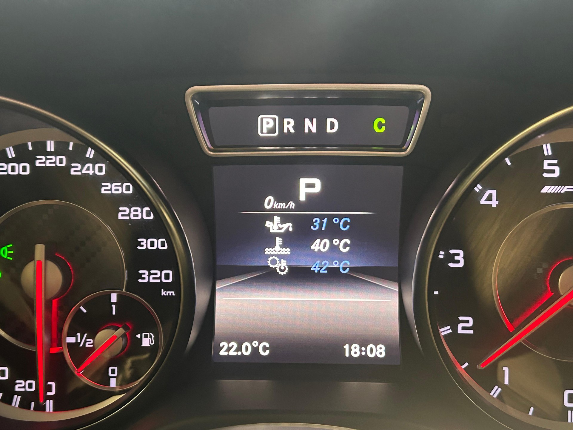 MERCEDES-BENZ GLA 45 AMG 4m-image-8