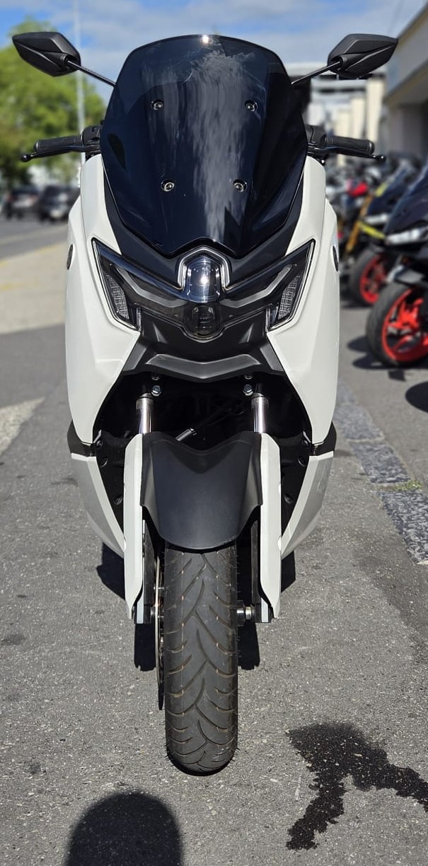 YAMAHA N-MAX 2025-showroom-element-1