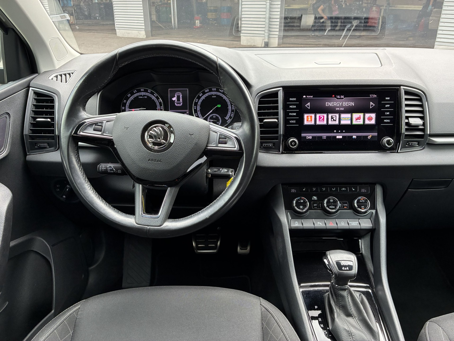 SKODA Karoq 2.0 TDI CR Ambition 4x4 DSG-image-11