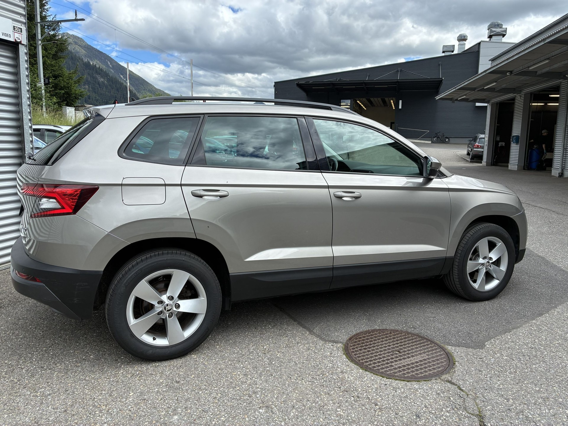 SKODA Karoq 2.0 TDI CR Ambition 4x4 DSG-image-6