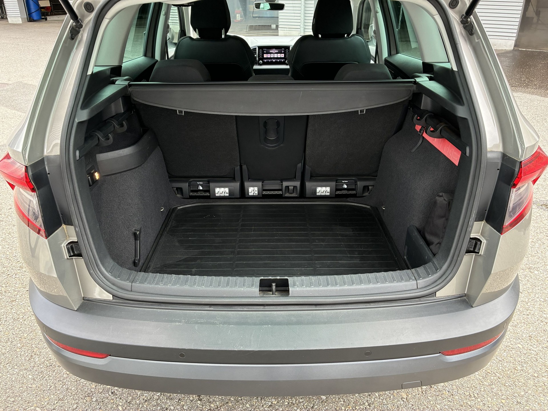 SKODA Karoq 2.0 TDI CR Ambition 4x4 DSG-image-9