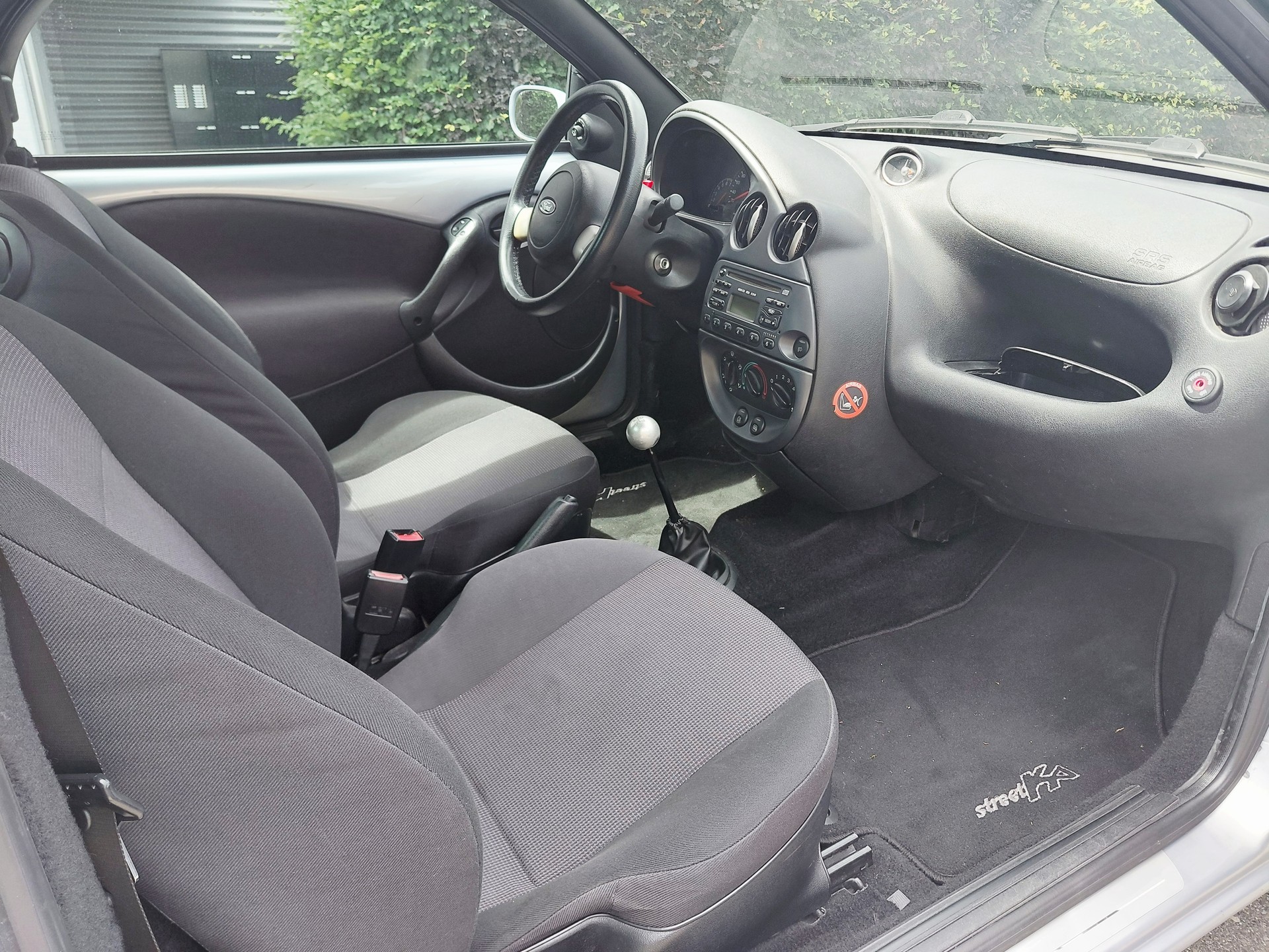FORD Streetka 1.6 (Luxury)-image-8