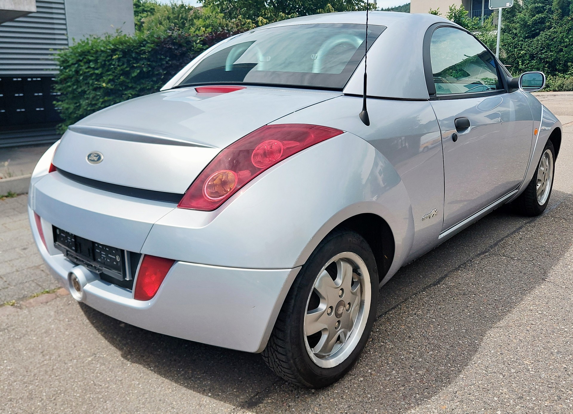 FORD Streetka 1.6 (Luxury)-image-5
