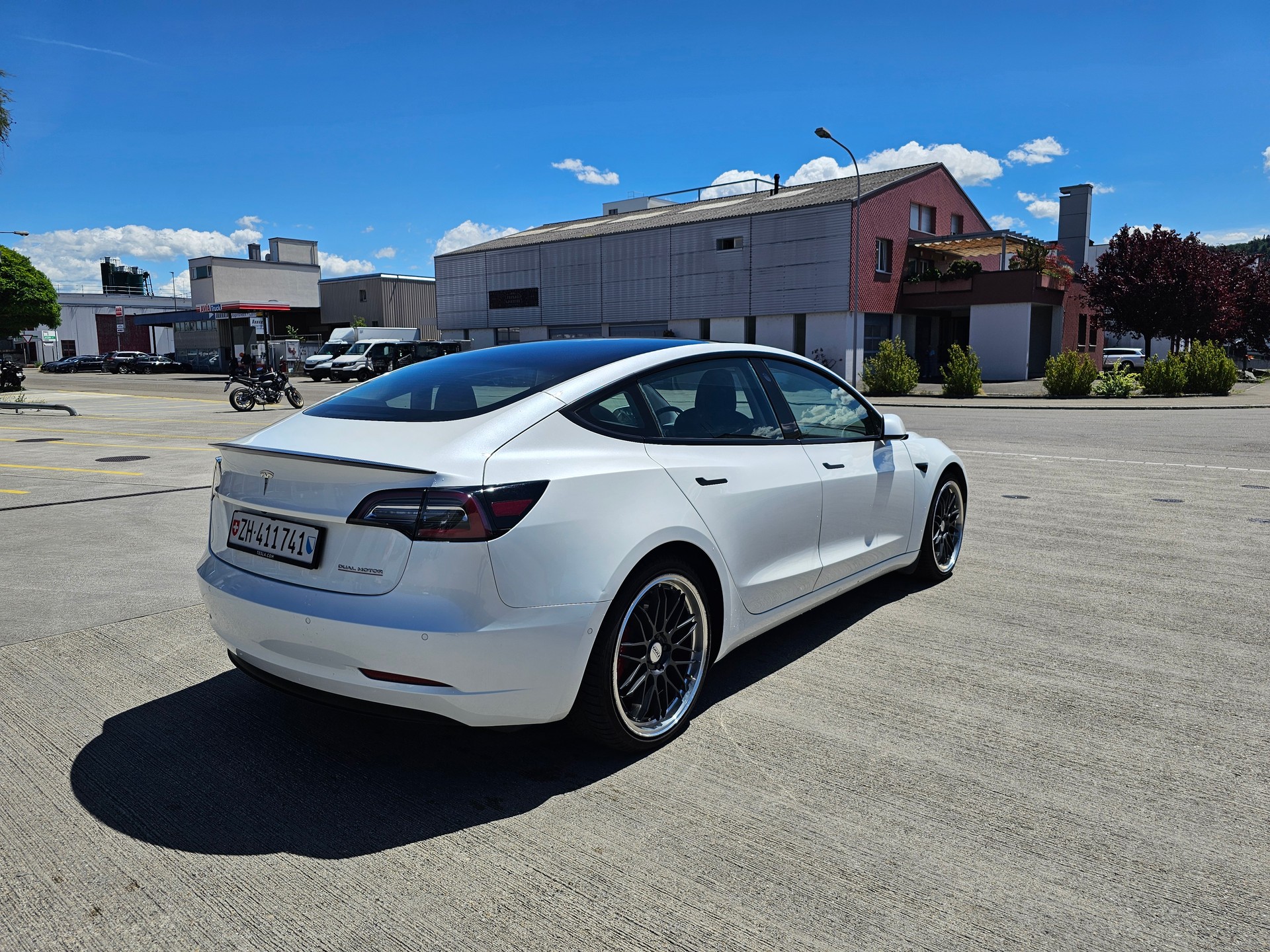 TESLA Performance NEUE BATTERIE!!-image-1