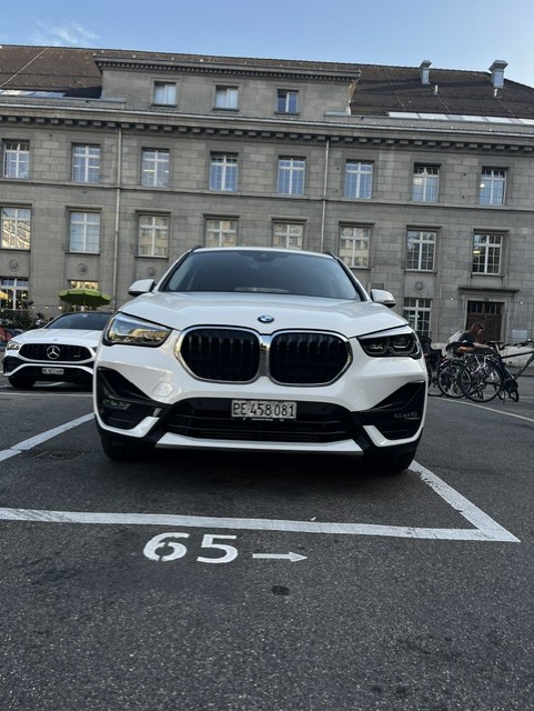 BMW 25e xDrive Sport Line-image-3