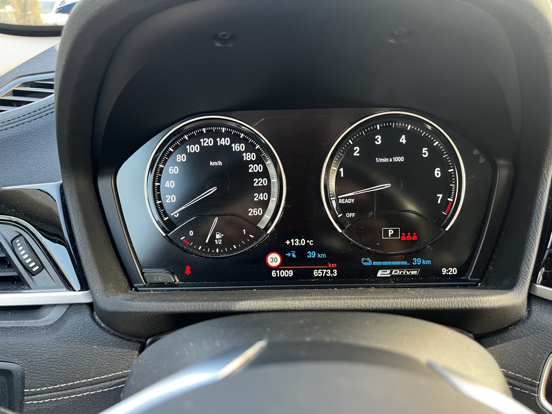 BMW 25e xDrive Sport Line-image-1