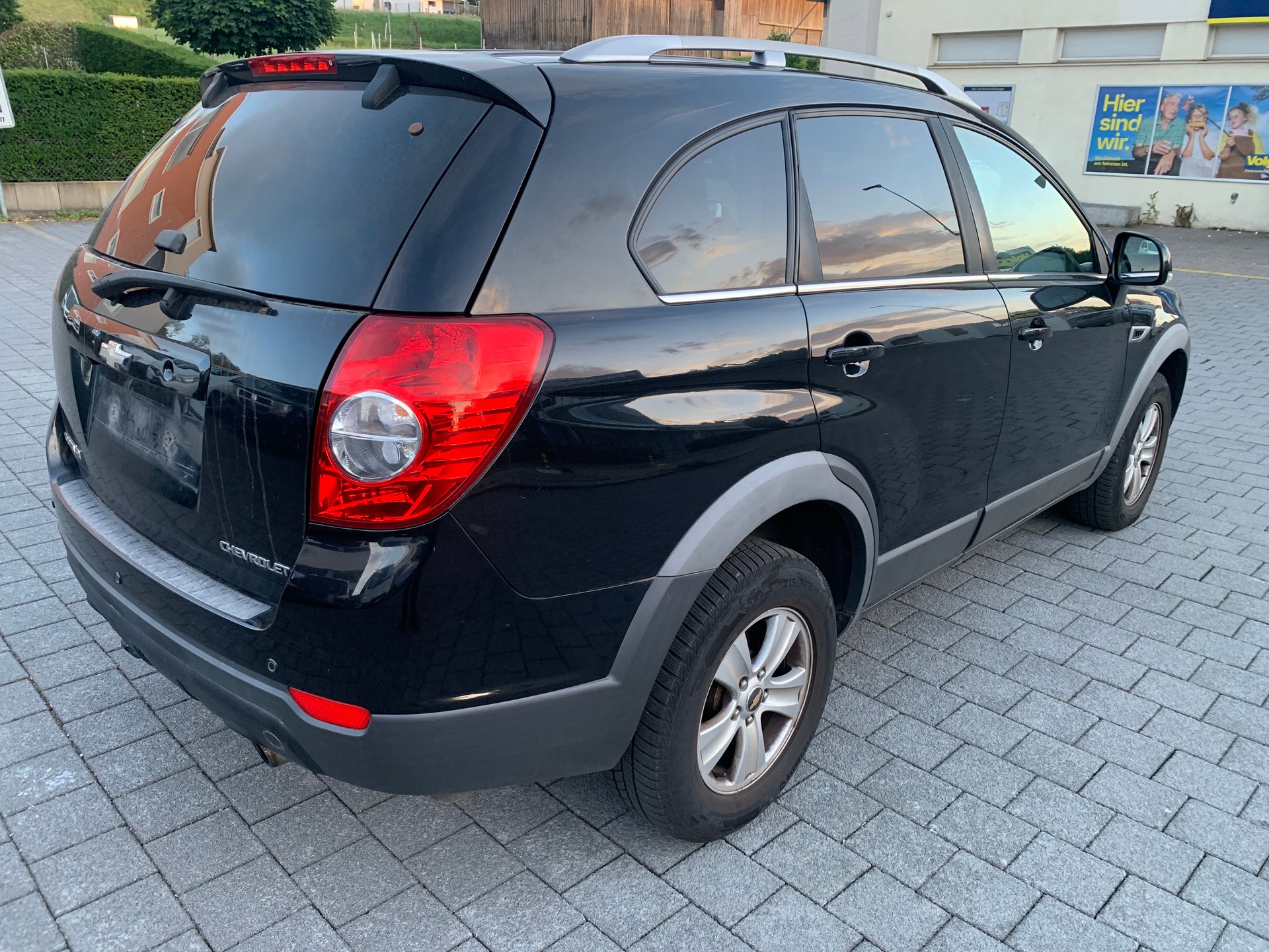 CHEVROLET Captiva 2.4 100 Anniversary 4WD Automatic-image-2