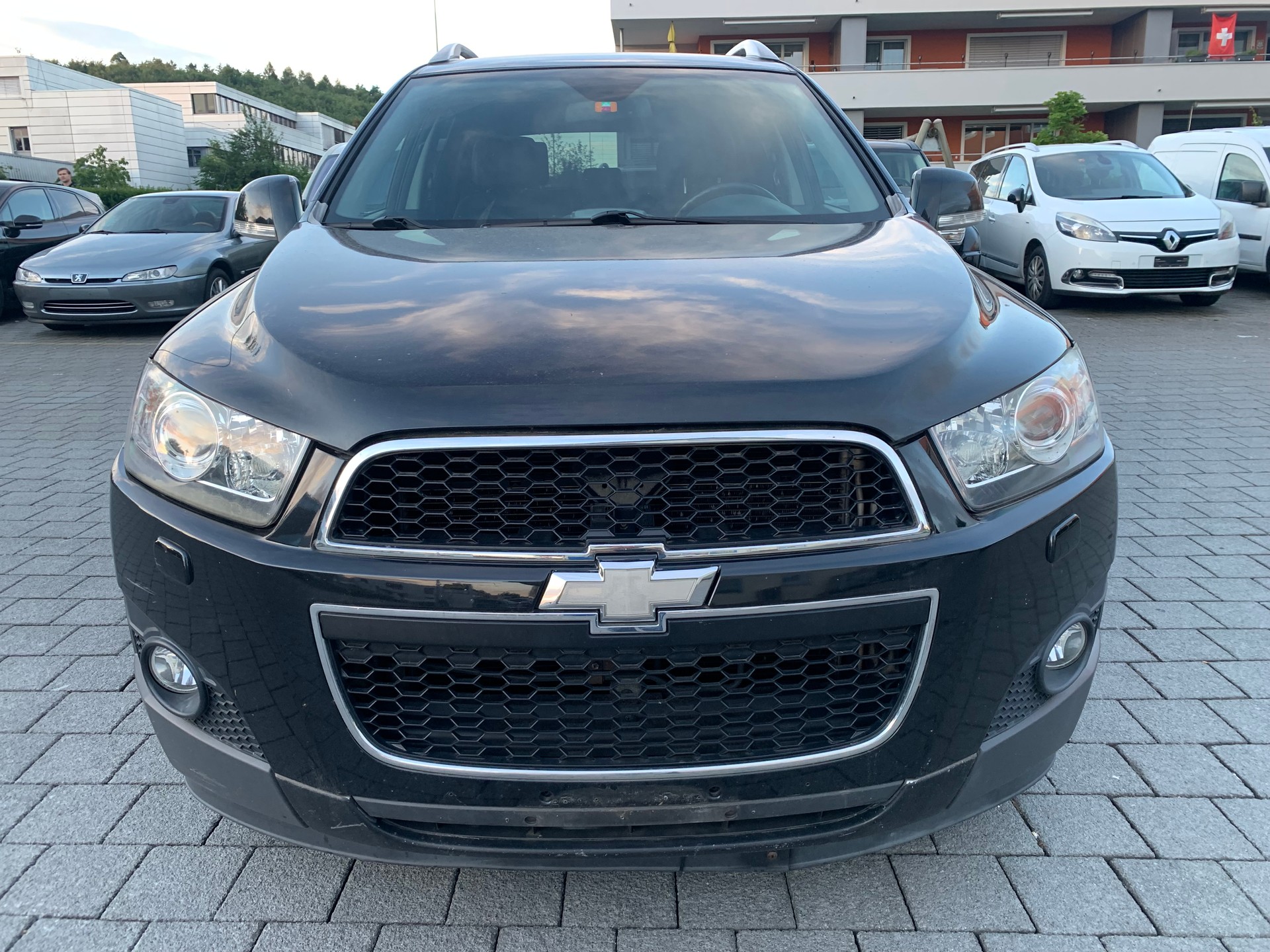 CHEVROLET Captiva 2.4 100 Anniversary 4WD Automatic-image-4