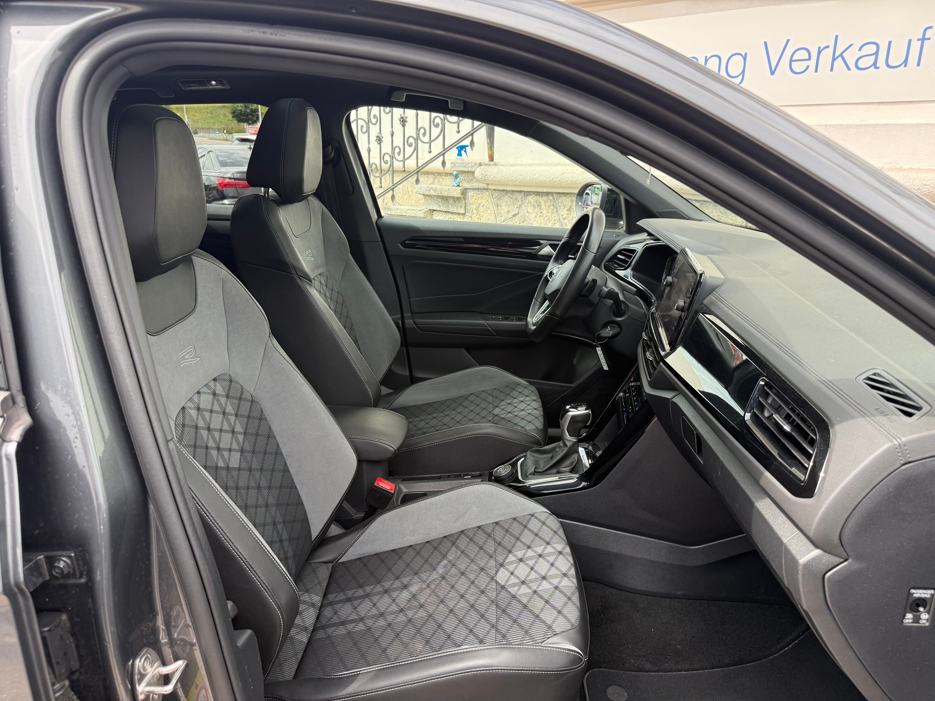 VW T-Roc 2.0 TSI R-Line DSG 4motion-image-11