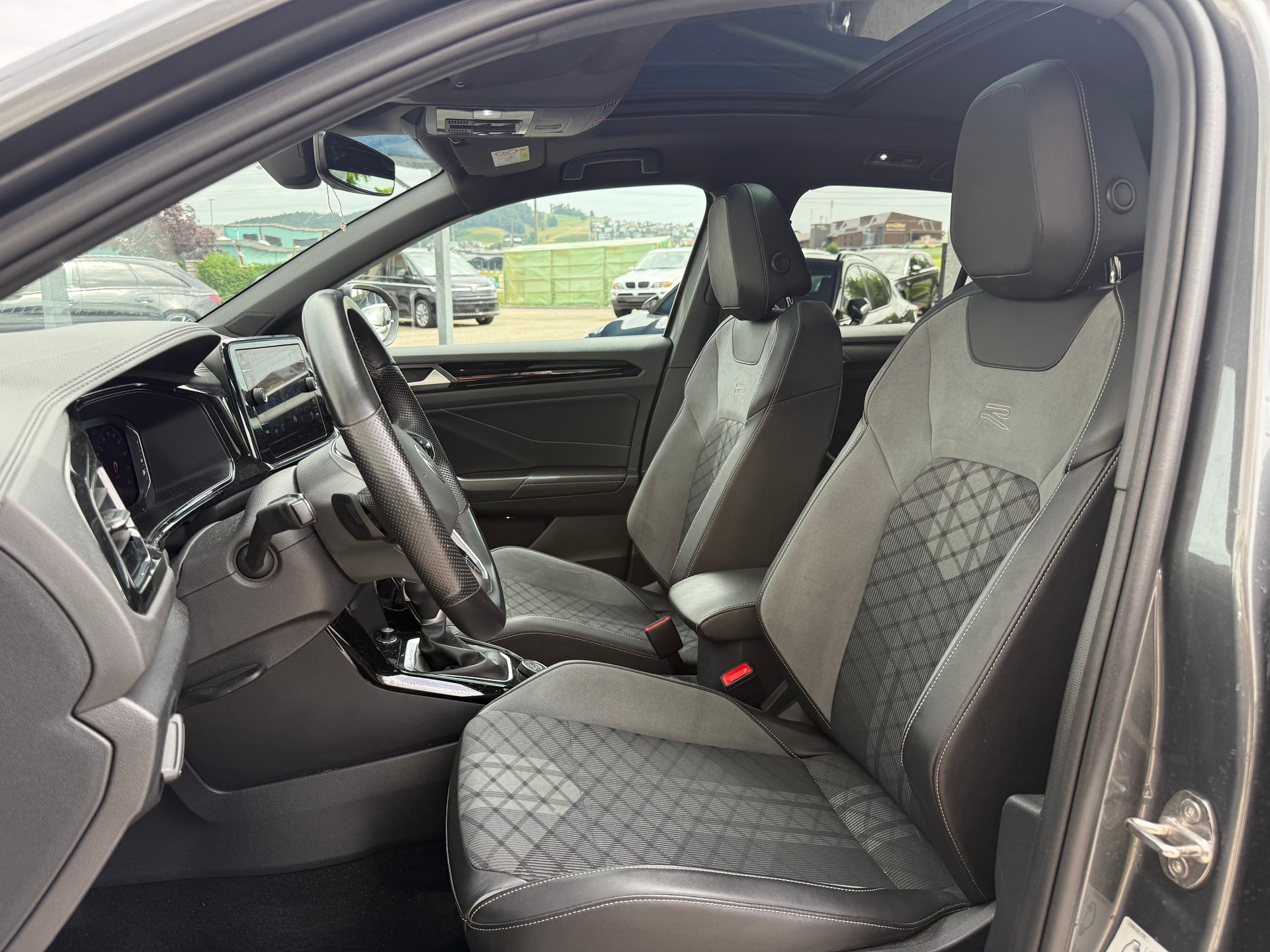 VW T-Roc 2.0 TSI R-Line DSG 4motion-image-8