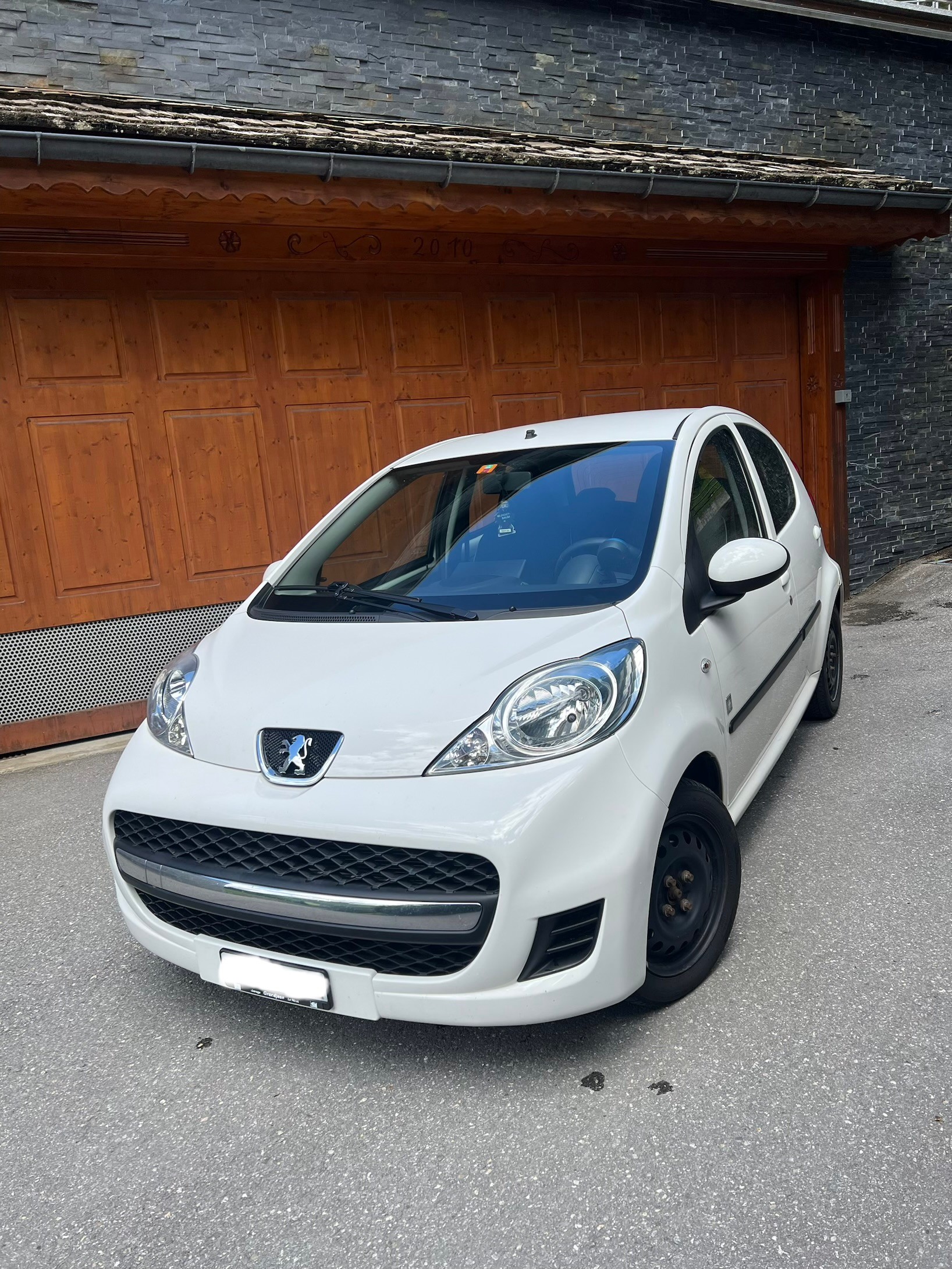 PEUGEOT 1.0 Swiss Edition ETG-image-1
