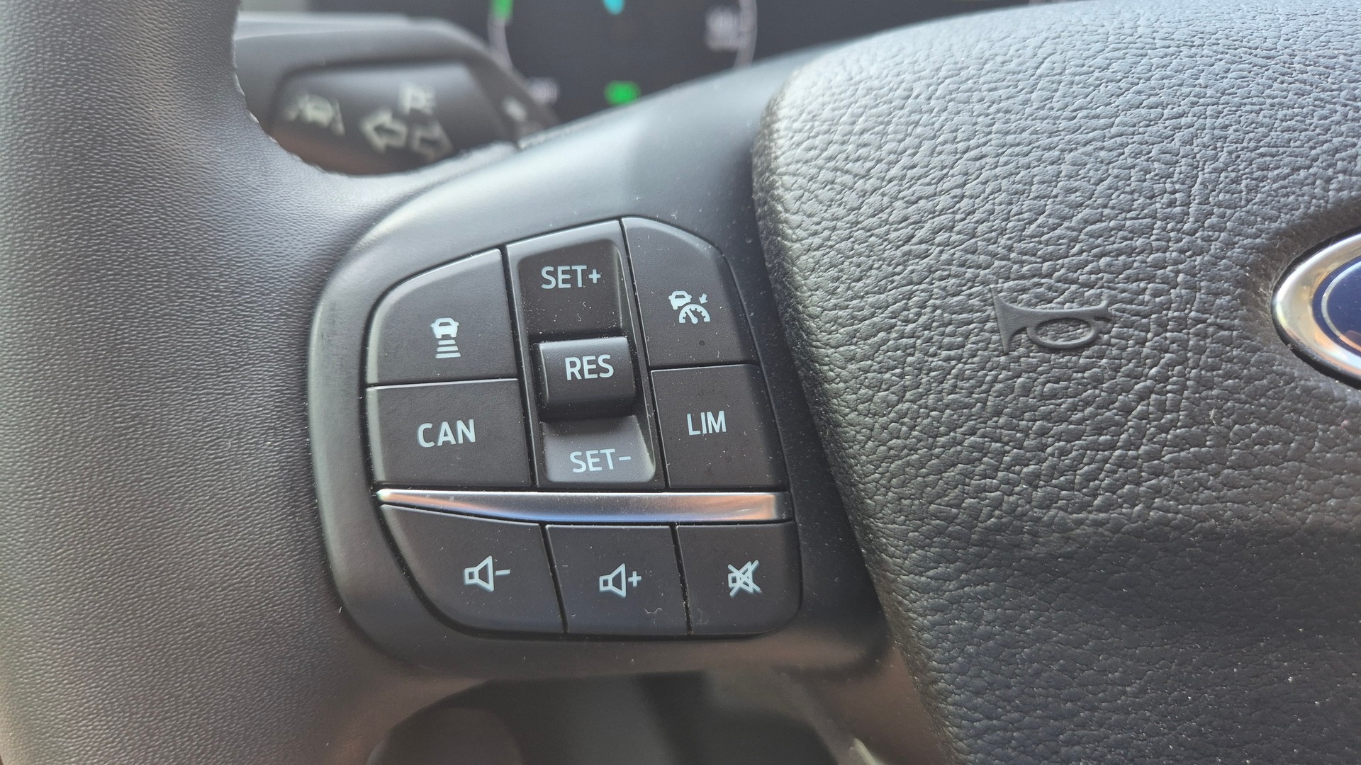 FORD E-Transit 350 L3 Trend RWD 68kWh-image-9